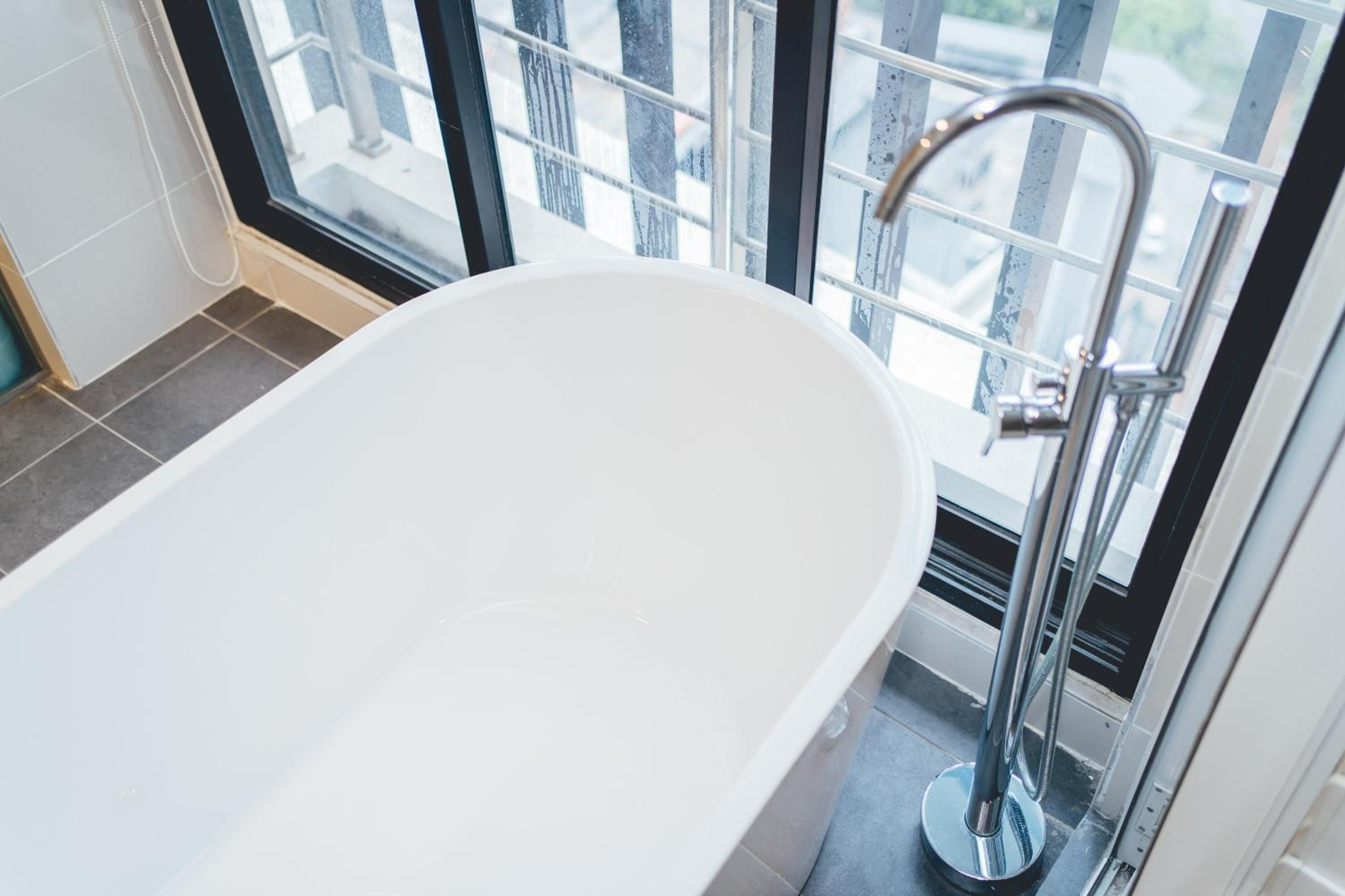 Mosaic Midvalley Oceanblue Nest 3BR w Bathtub by Our Stay