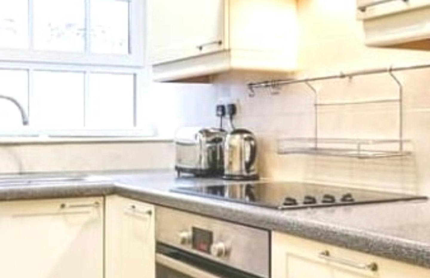 Sunny flat in central London