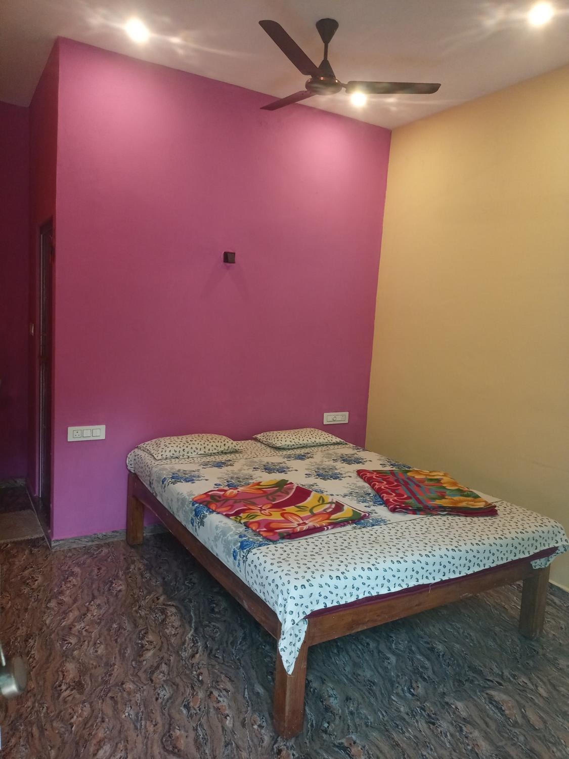 Gangotri Cafe and Rooms view 4