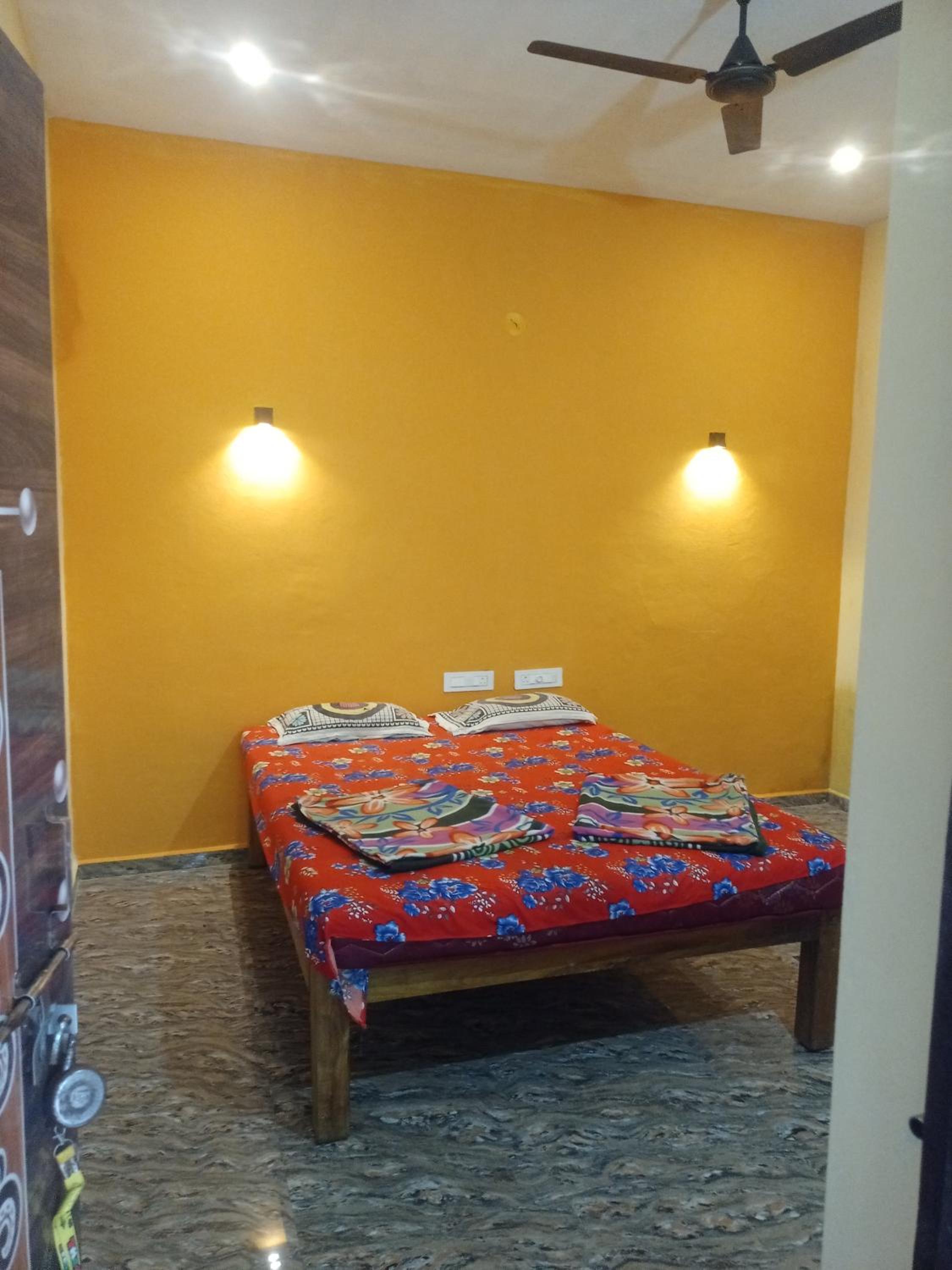 Gangotri Cafe and Rooms view 3