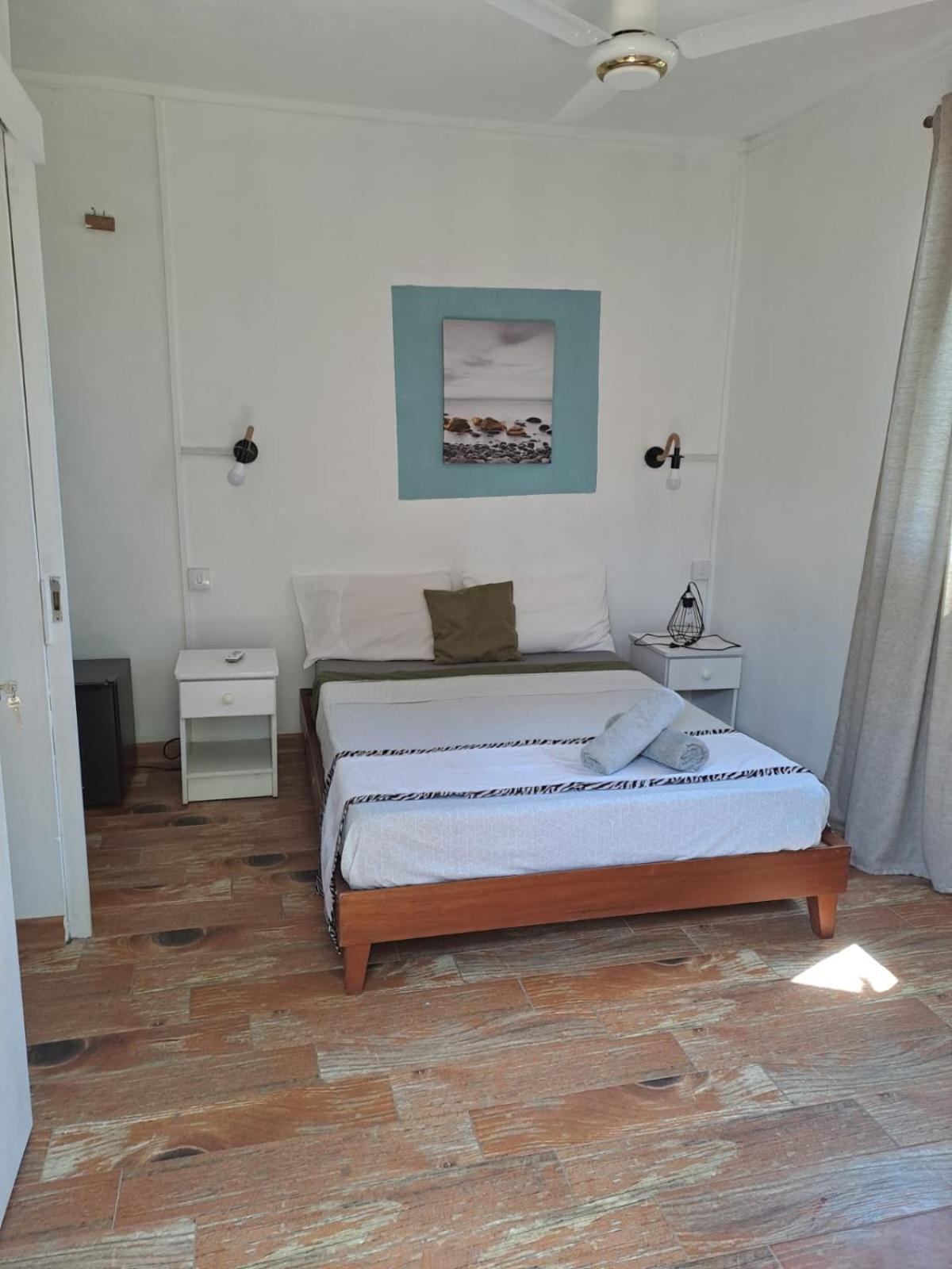 le Mas Zavarou lodge view 4