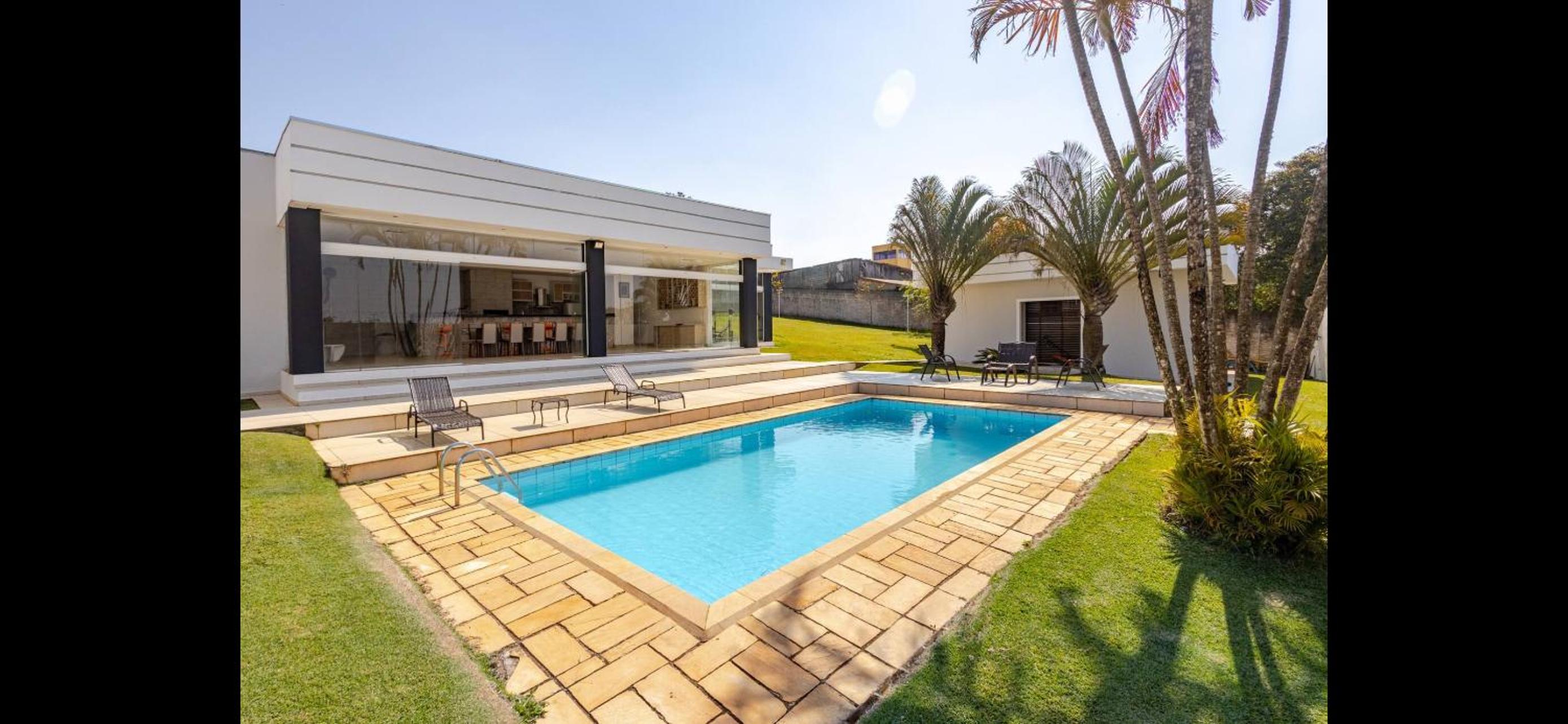Luxuosa Mansão em Ibiuna