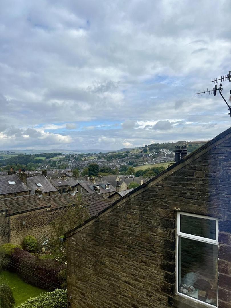 Charming 1880s 2BD Haworth Home view 2