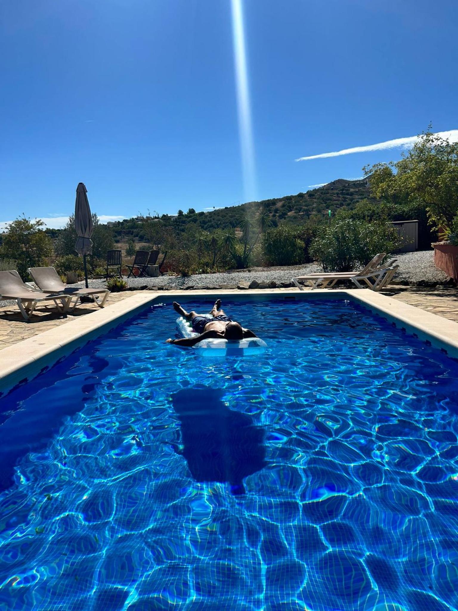 La Rústica en Viñuela, piscina privada