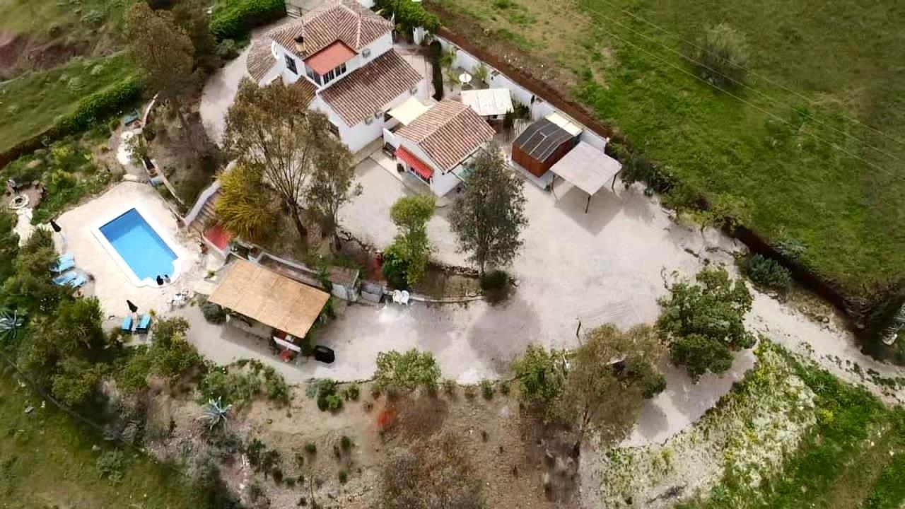 La Rústica en Viñuela, piscina privada