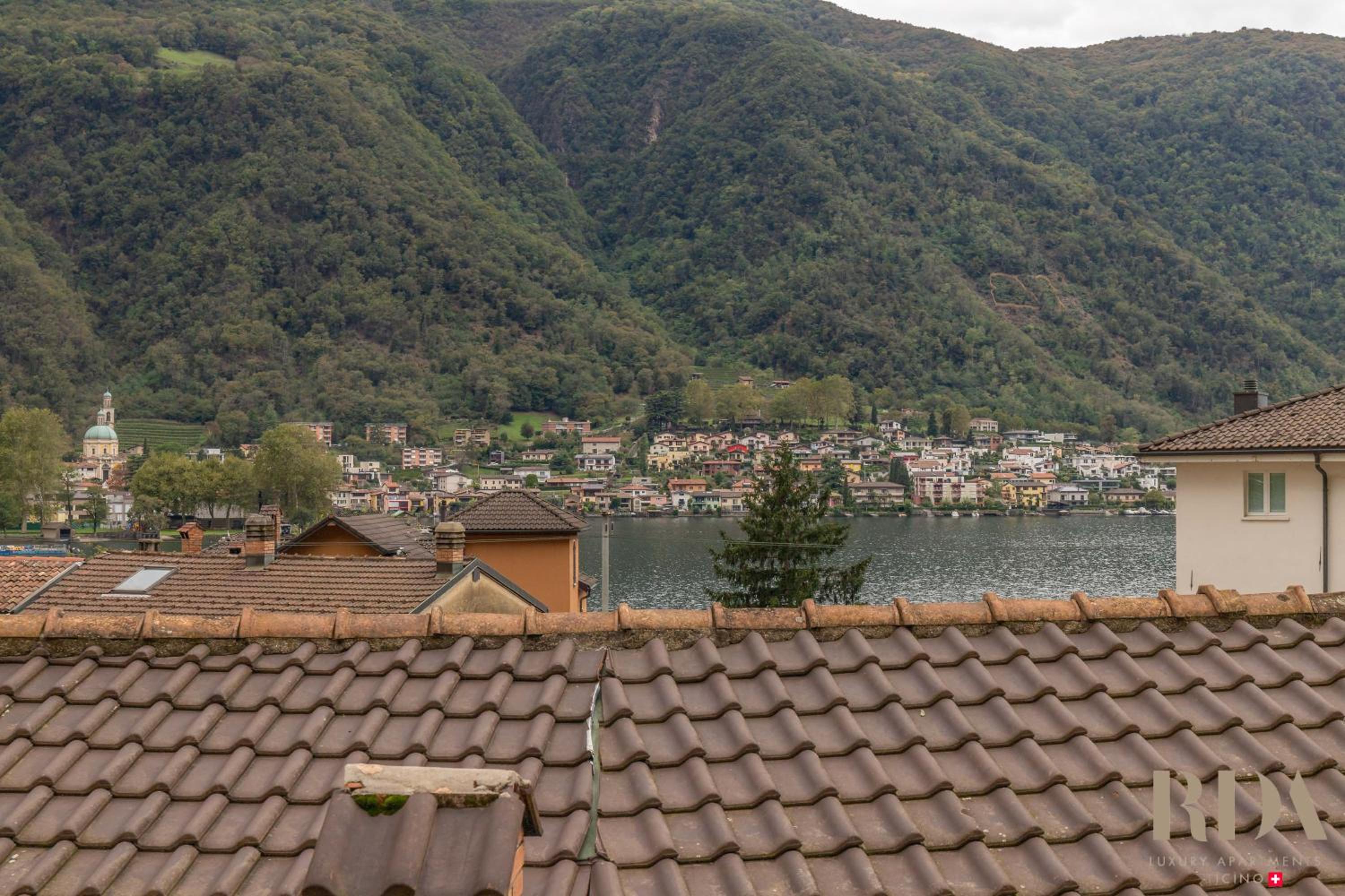 Bella Vista RDA Luxury Apartments vista lago parking
