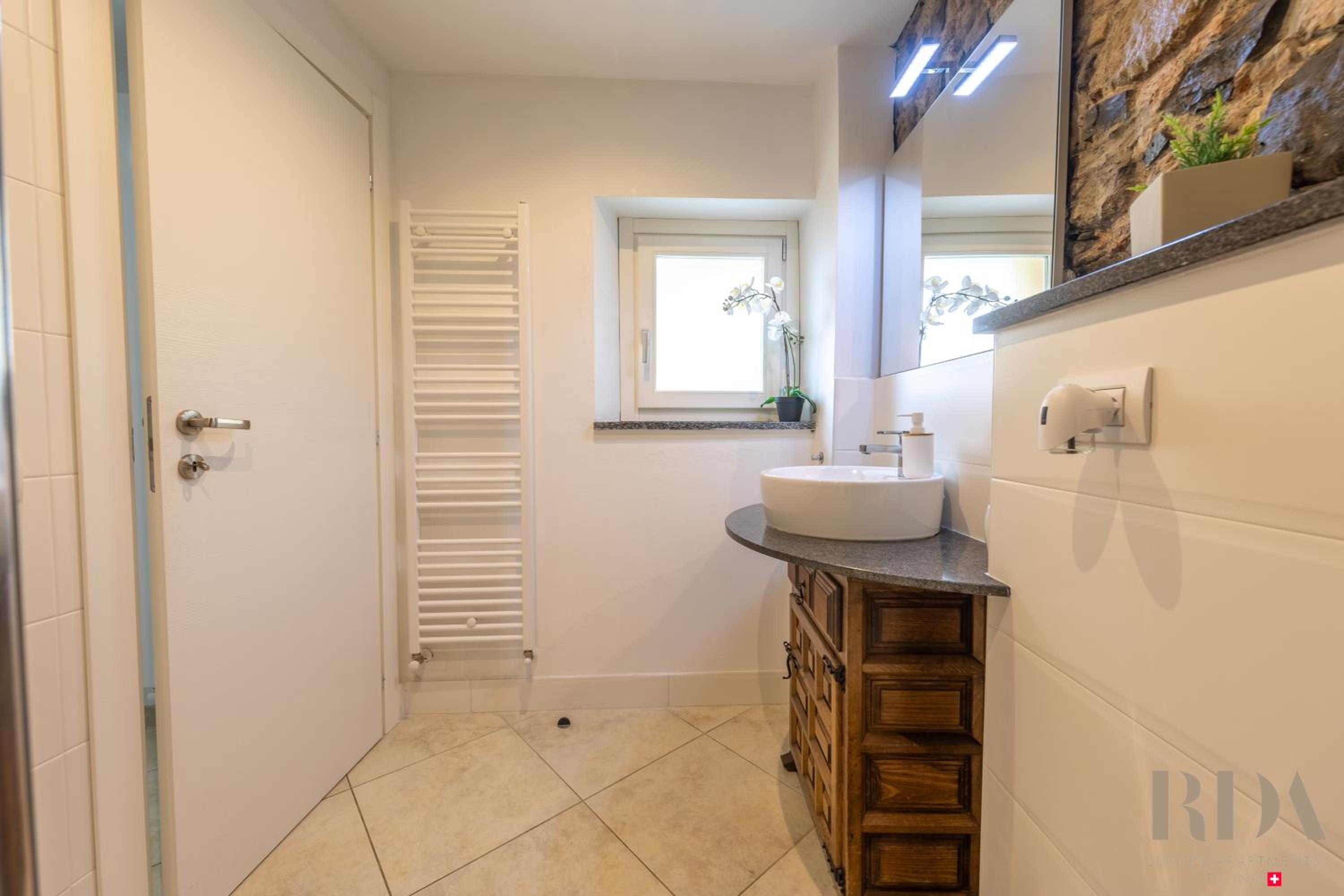 Bella Vista RDA Luxury Apartments vista lago parking