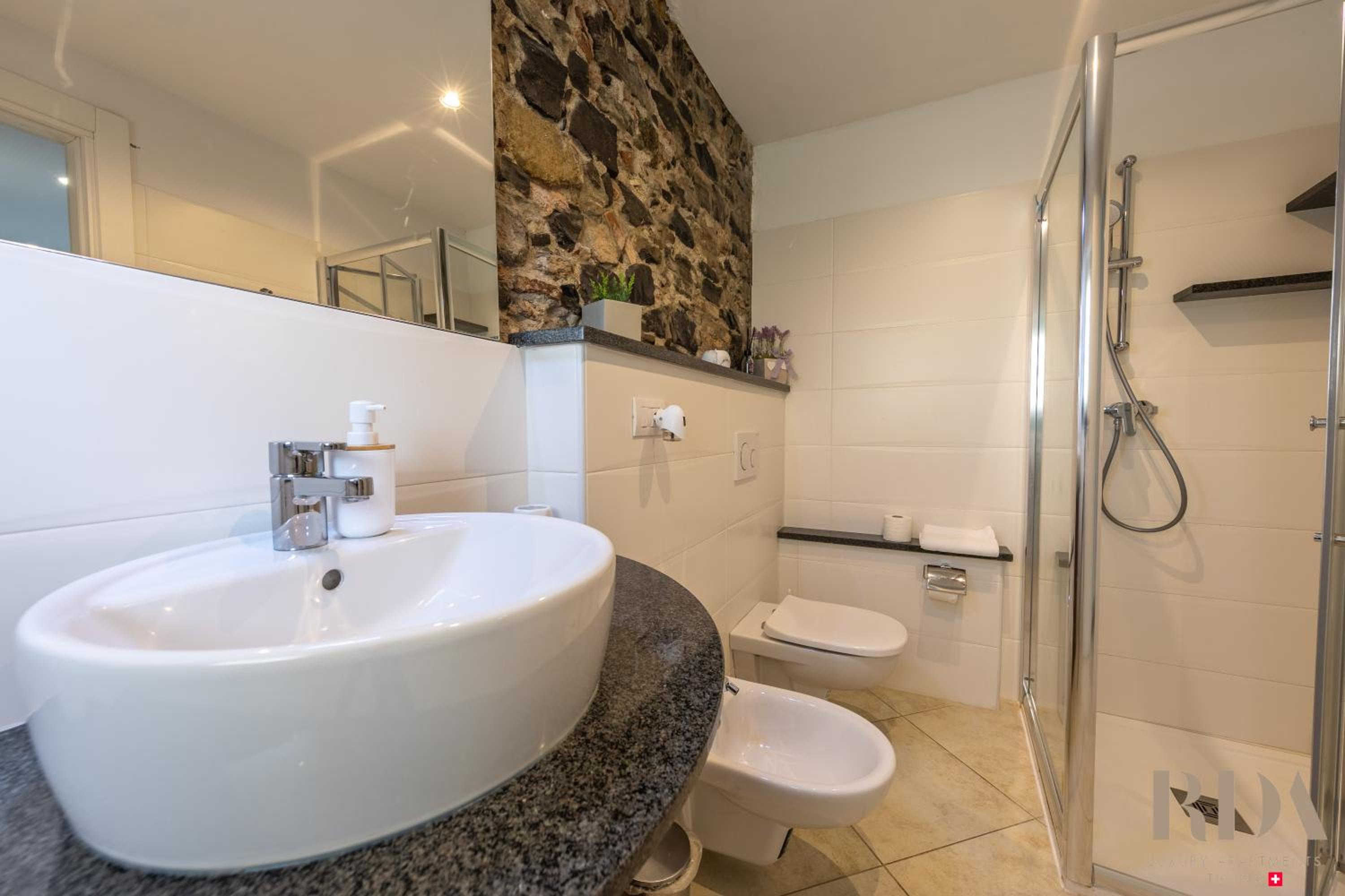 Bella Vista RDA Luxury Apartments vista lago parking