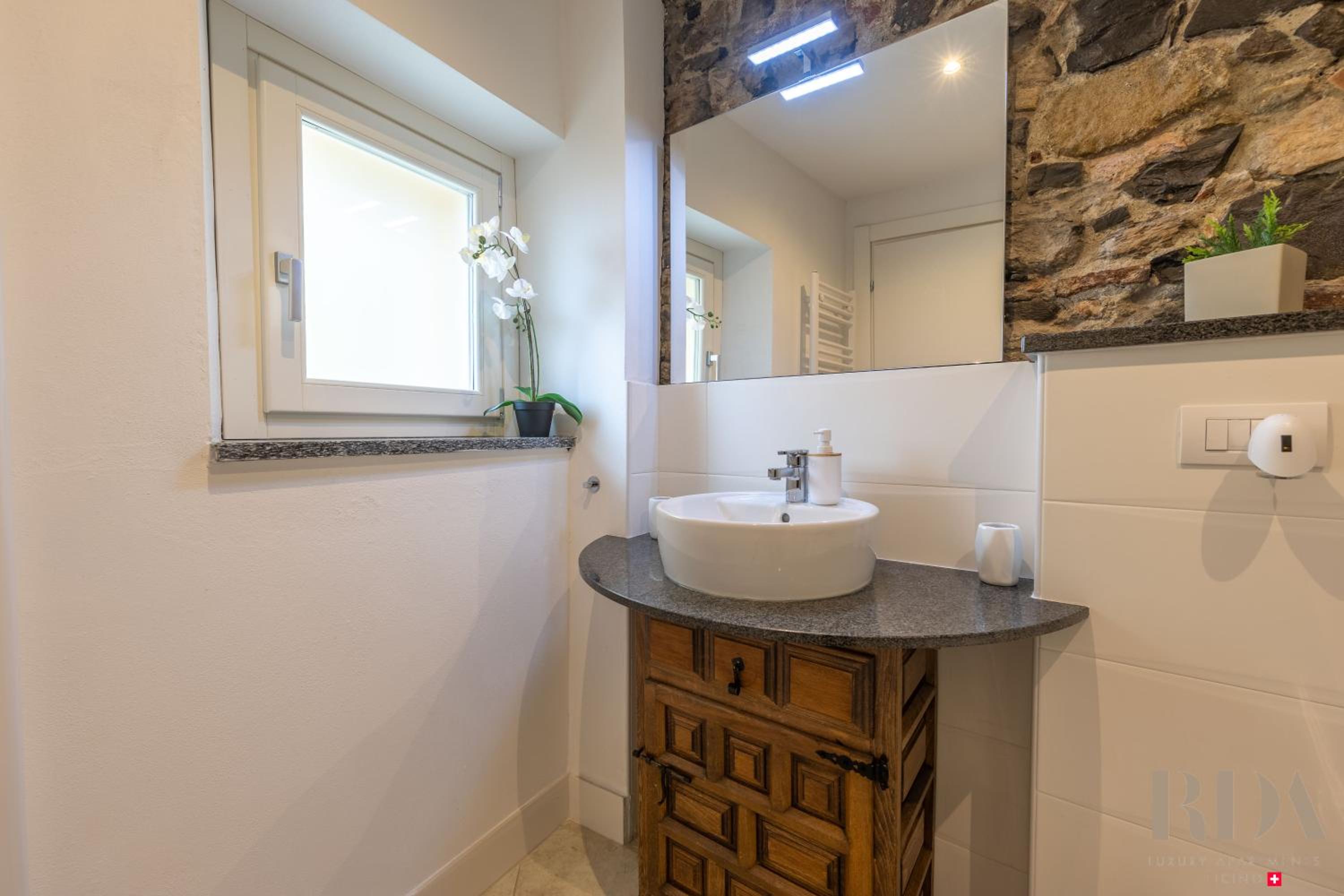 Bella Vista RDA Luxury Apartments vista lago parking