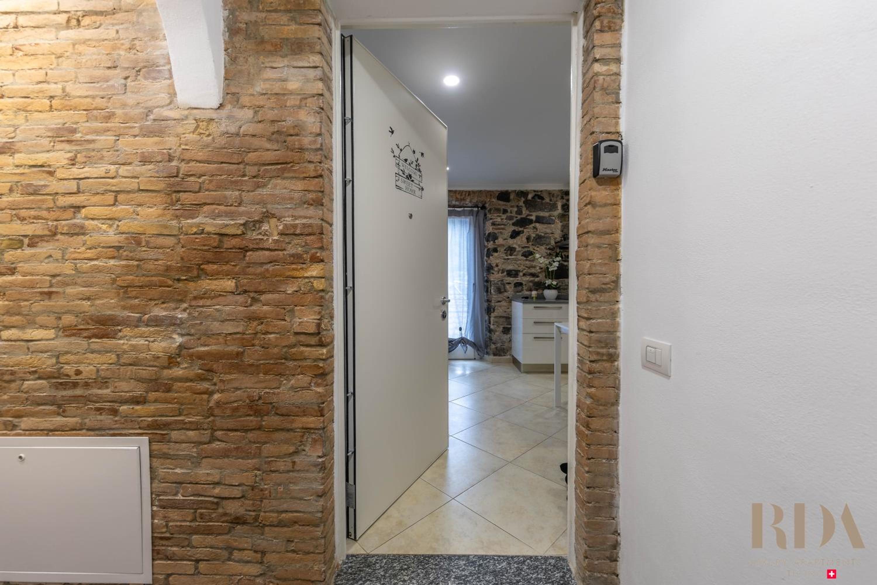 Bella Vista RDA Luxury Apartments vista lago parking