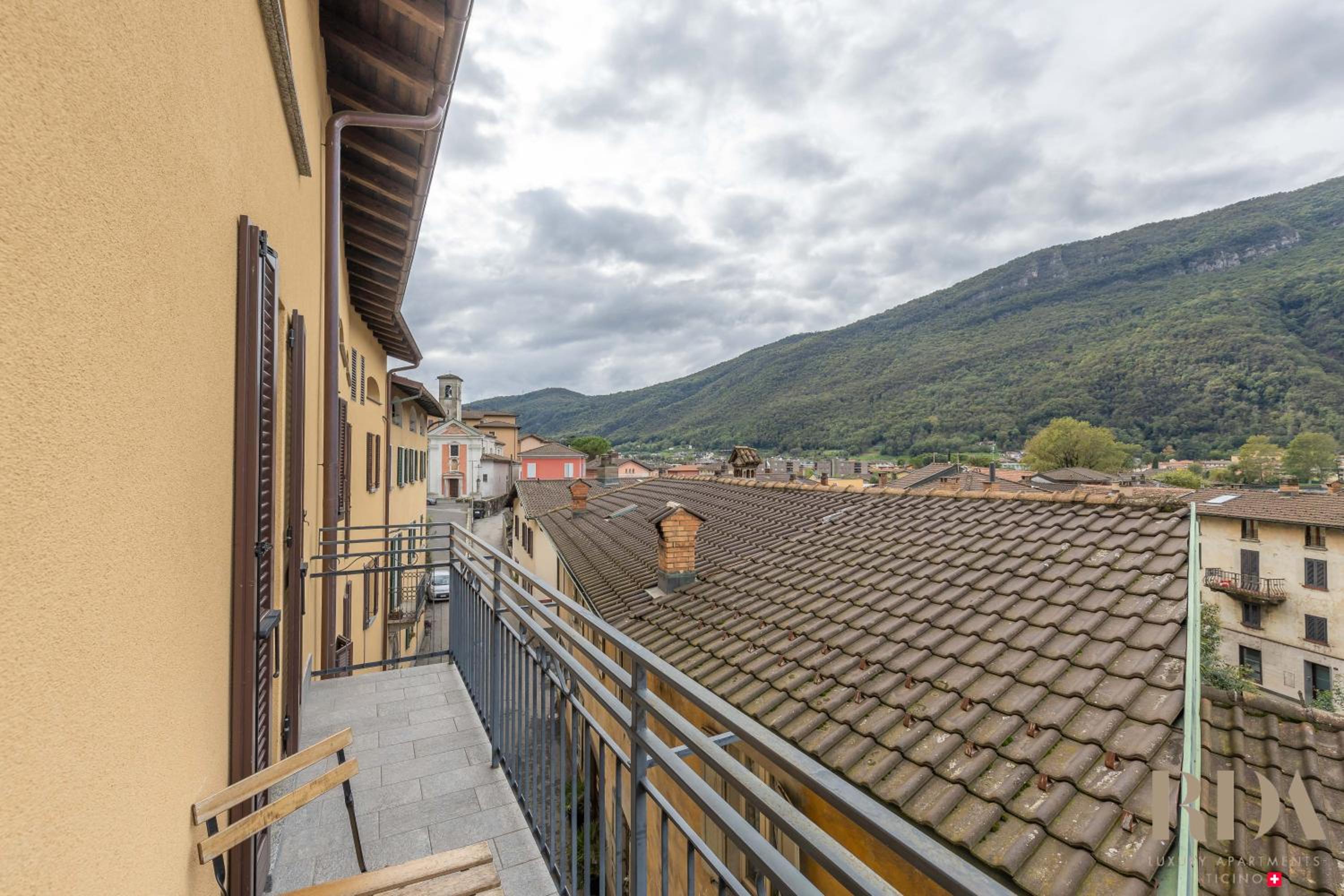 Bella Vista RDA Luxury Apartments vista lago parking
