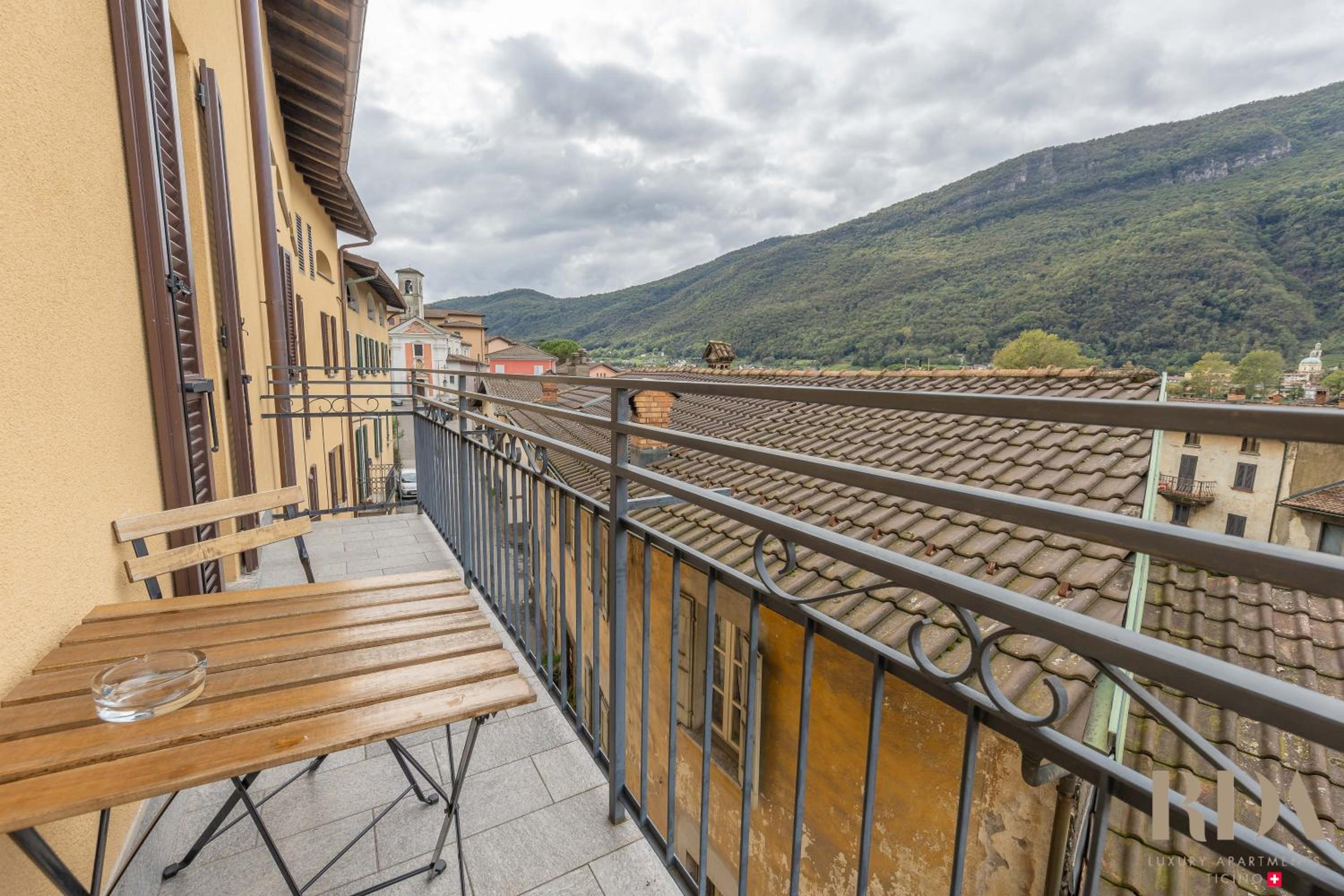 Bella Vista RDA Luxury Apartments vista lago parking