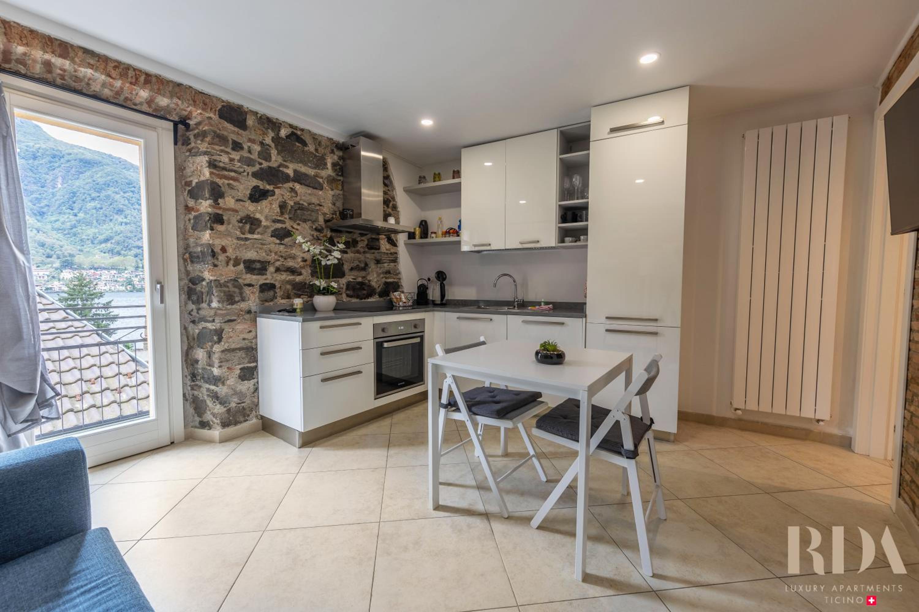 Bella Vista RDA Luxury Apartments vista lago parking