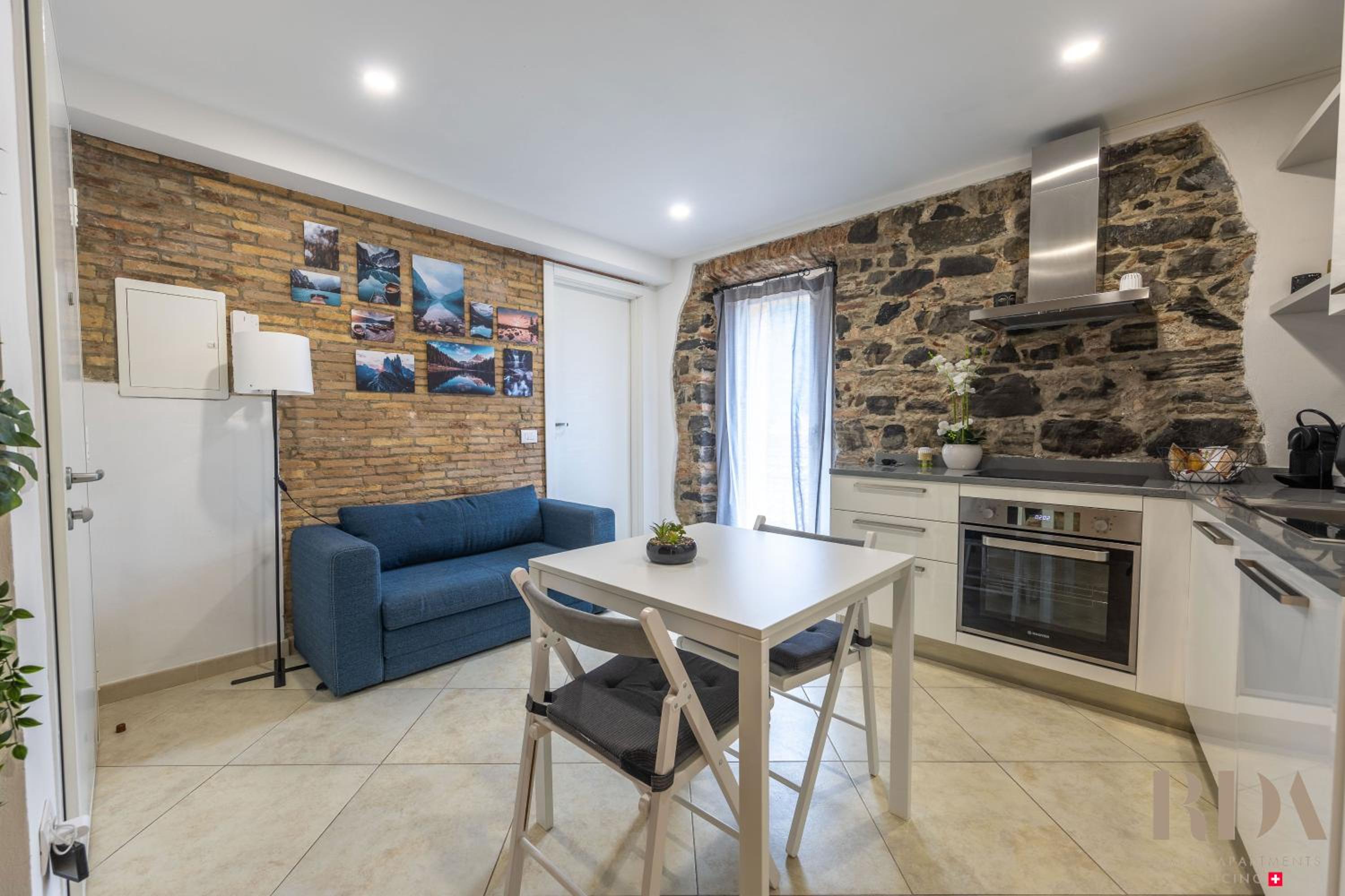 Bella Vista RDA Luxury Apartments vista lago parking