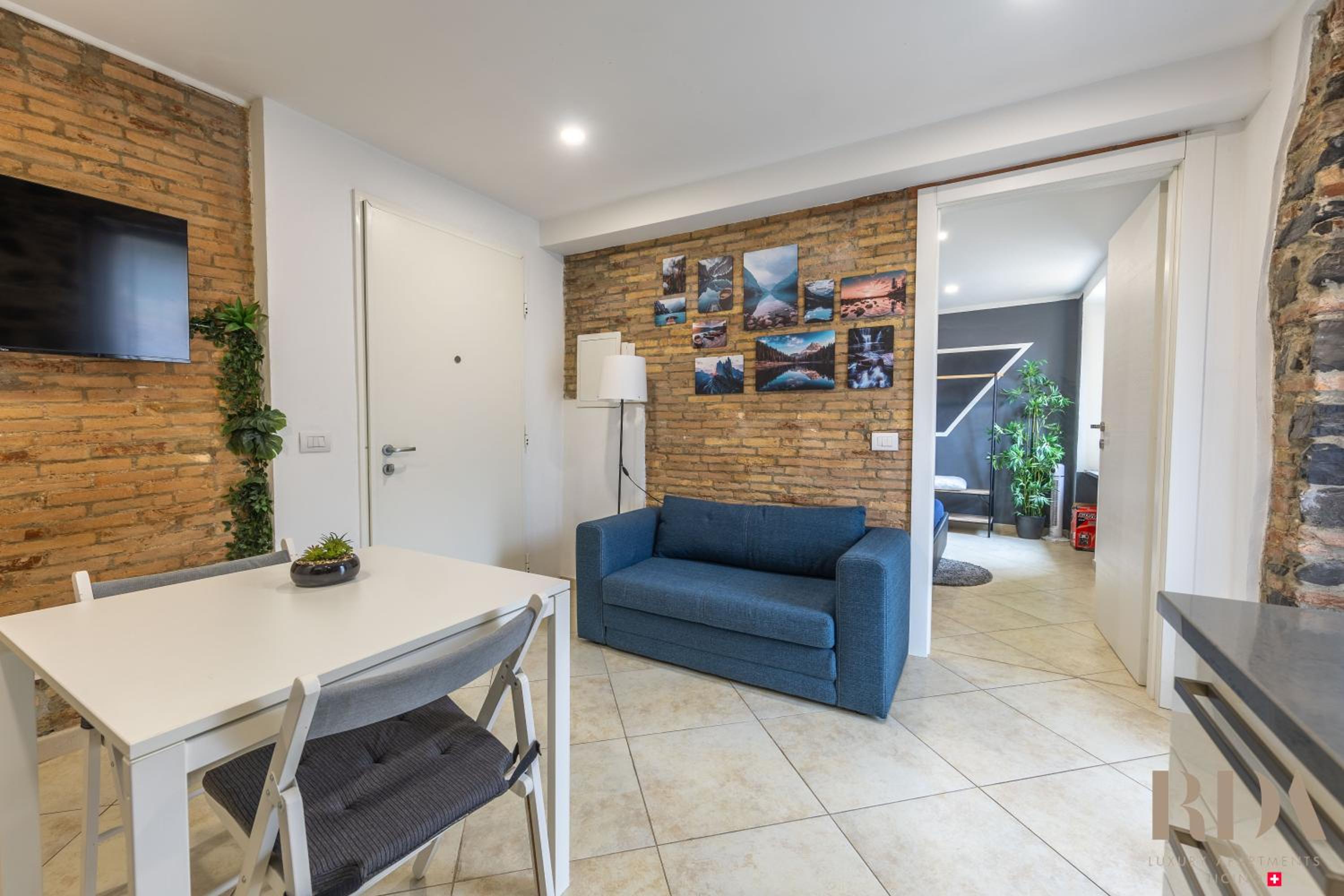 Bella Vista RDA Luxury Apartments vista lago parking