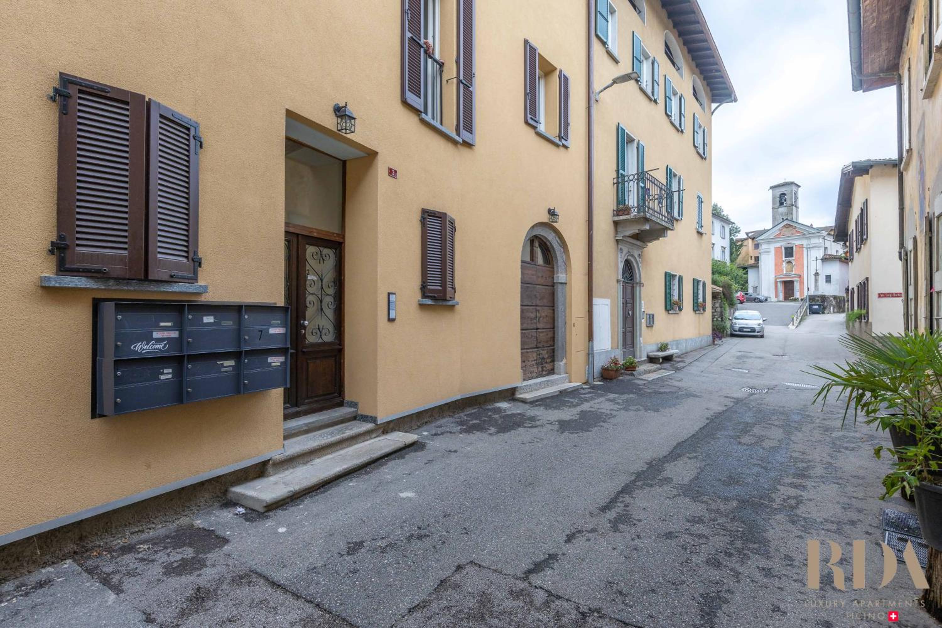 Bella Vista RDA Luxury Apartments vista lago parking