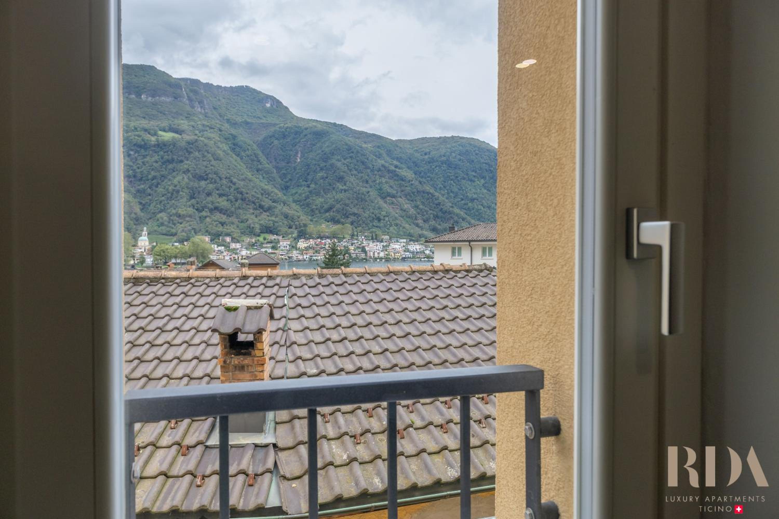 Bella Vista RDA Luxury Apartments vista lago parking