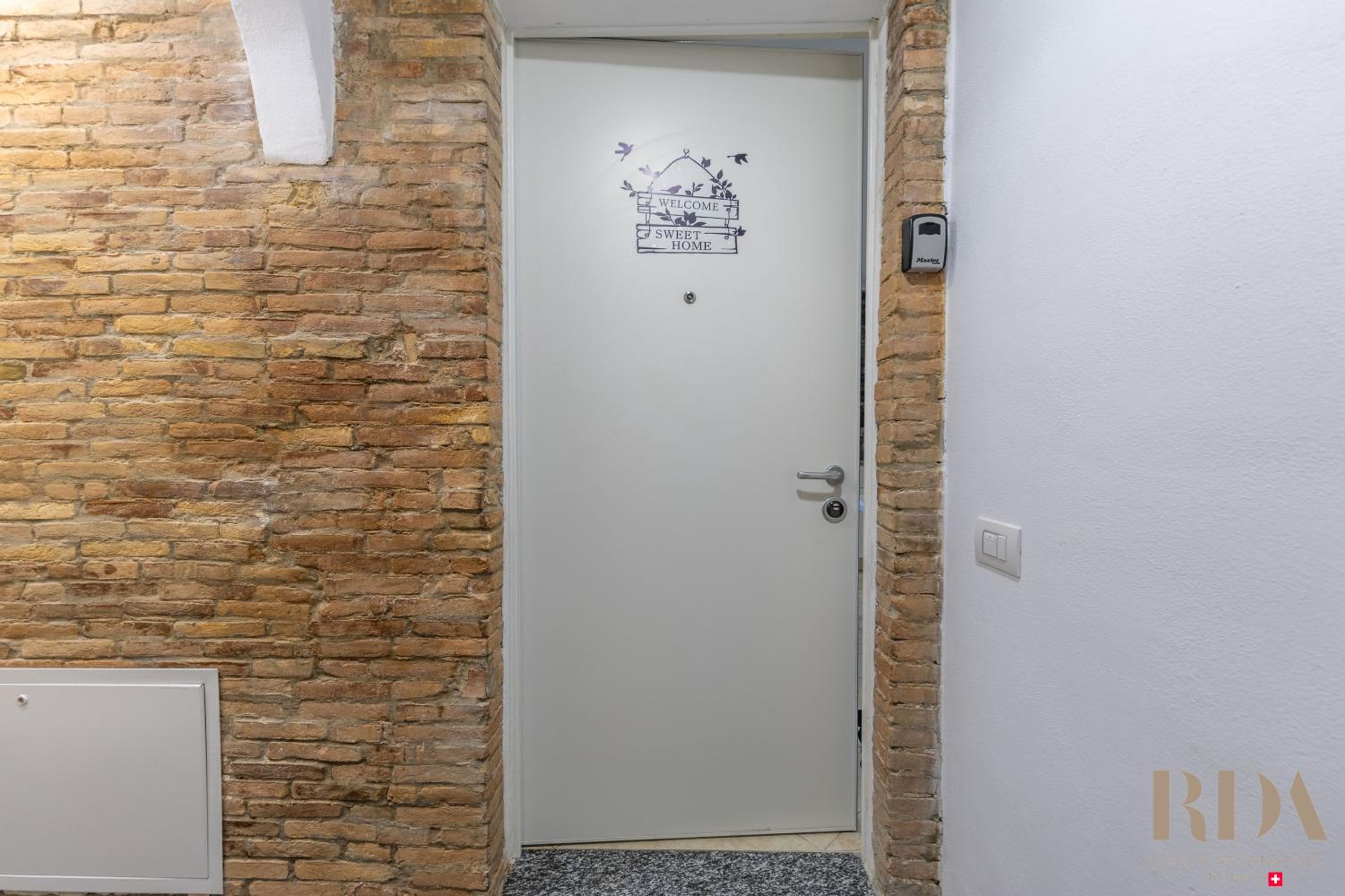 Bella Vista RDA Luxury Apartments vista lago parking