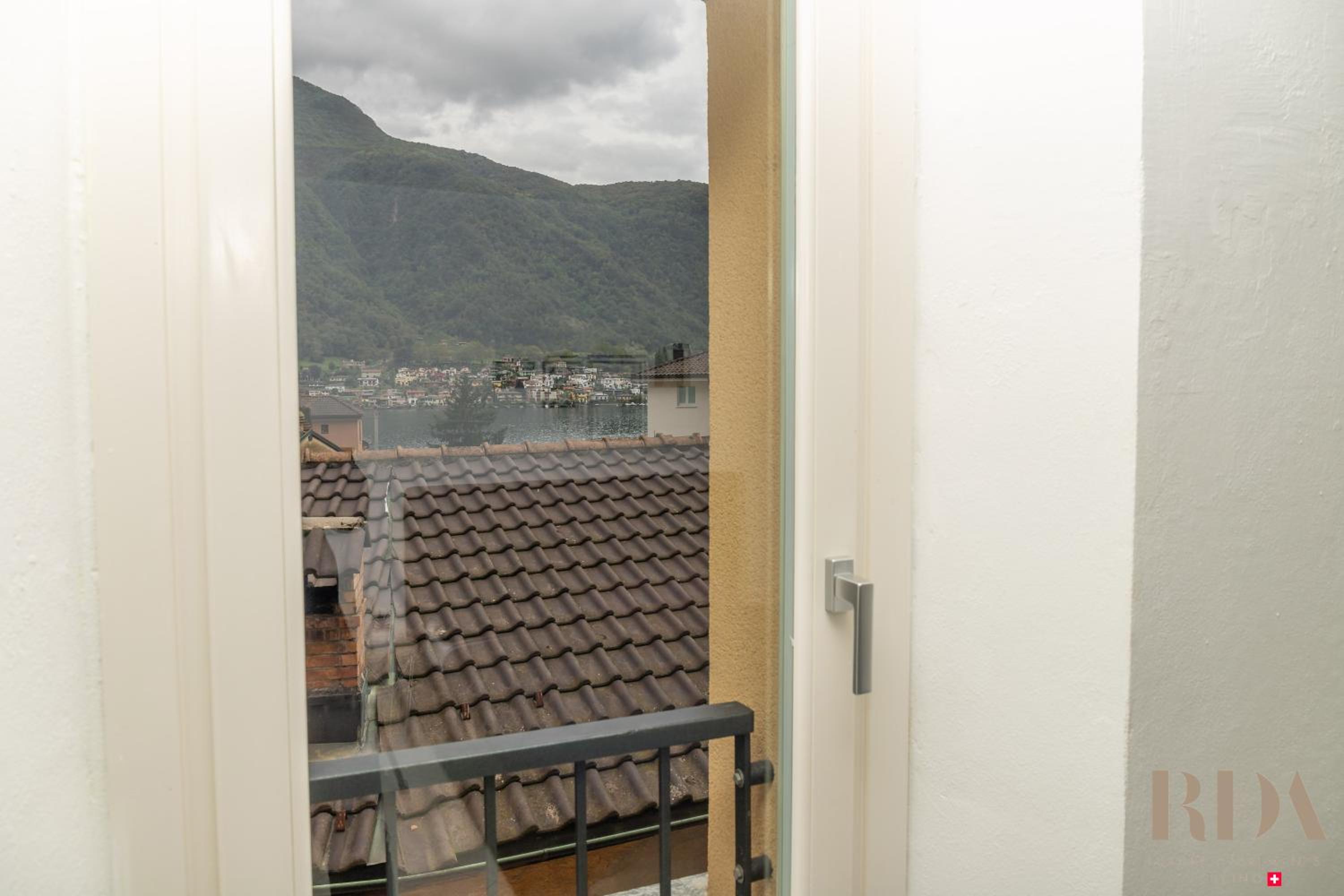 Bella Vista RDA Luxury Apartments vista lago parking
