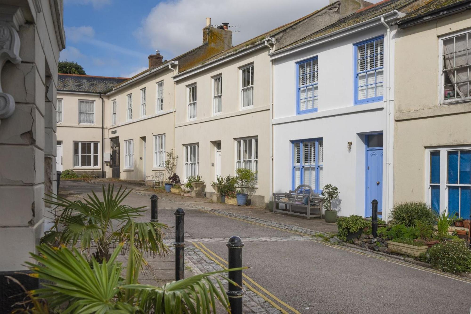 3 Victoria Square, Penzance
