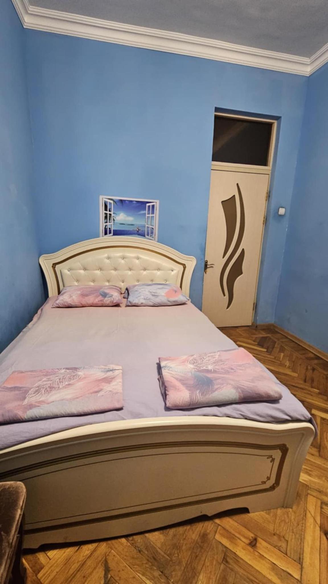 Private Rooms in Family Guesthouse
