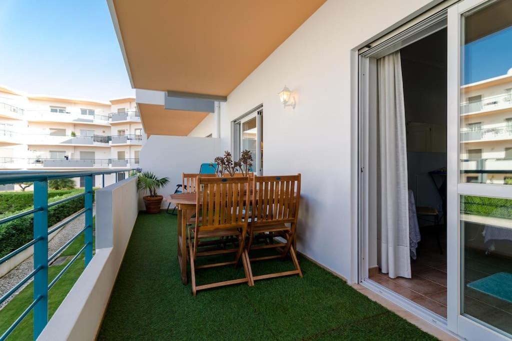 Sun & Sea LAGOS, Meia Praia beach! First floor view 3