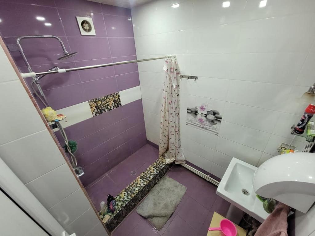 Private Rooms in Family Guesthouse