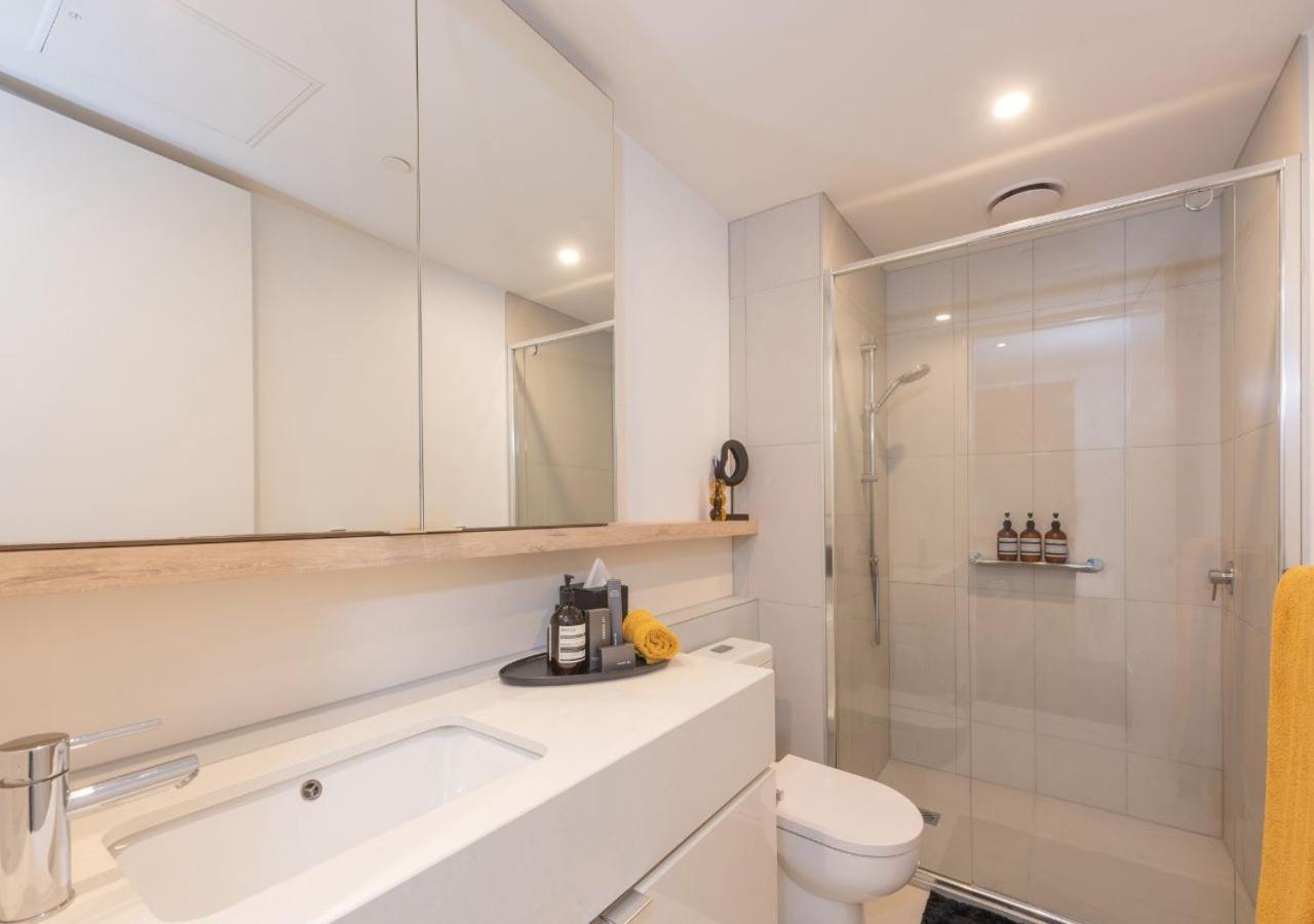 Elwood stylish apartment in botanical location near beach