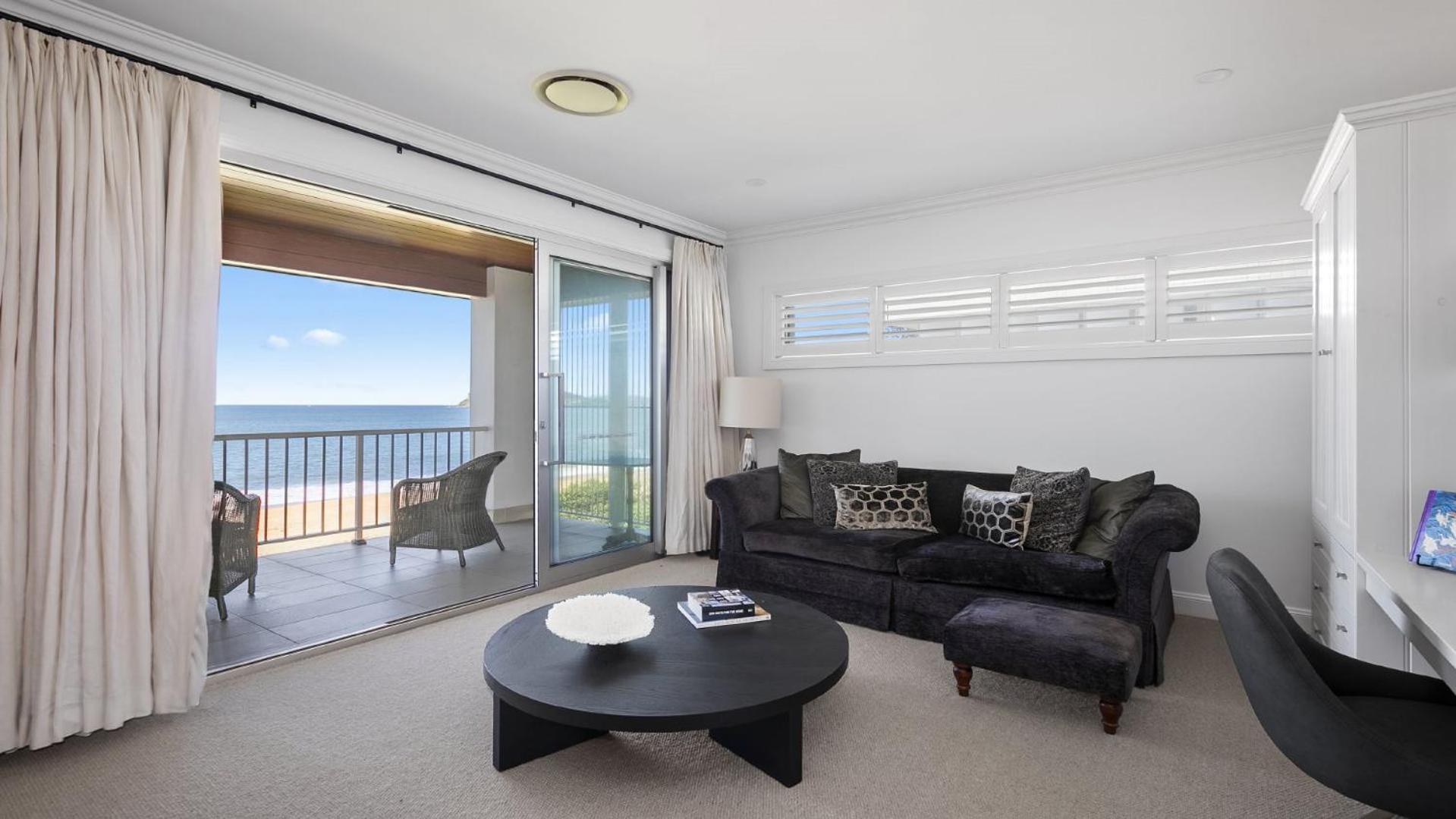 PIHI Beachfront , Pearl Beach, 5beds, 5 bathrooms