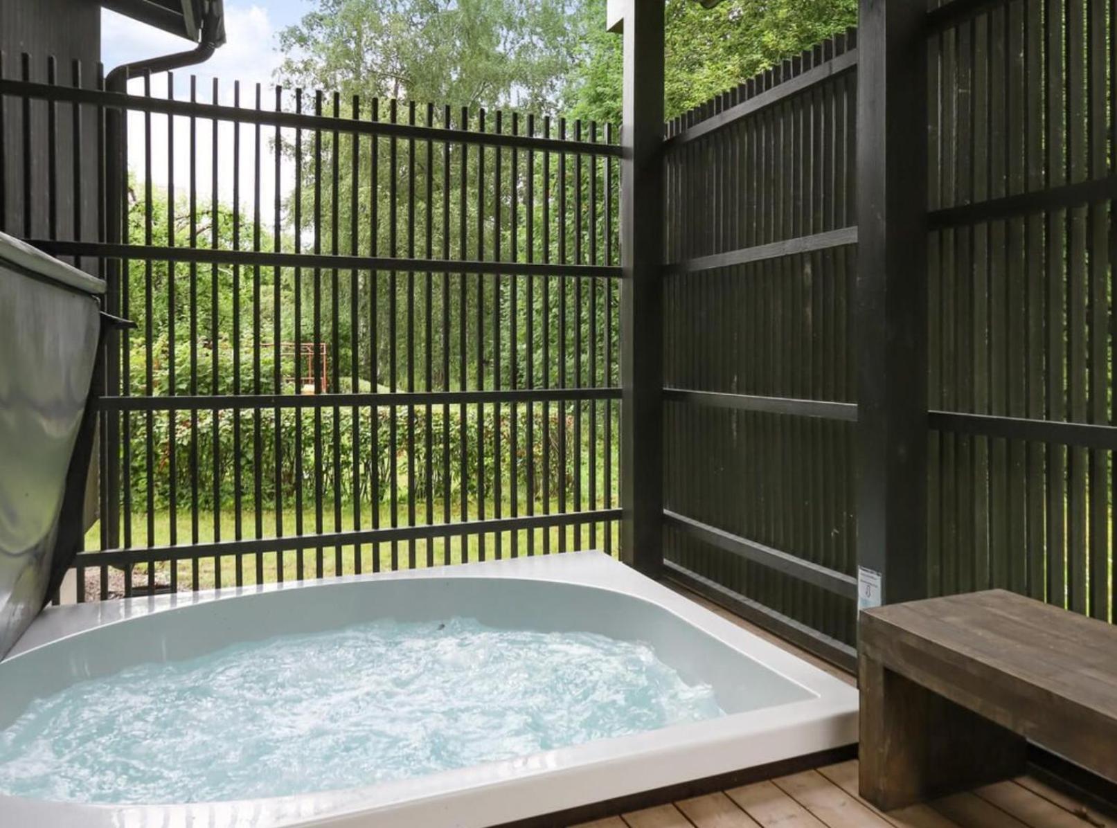 New Villa w/sauna, jacuzzi &wifi view 5