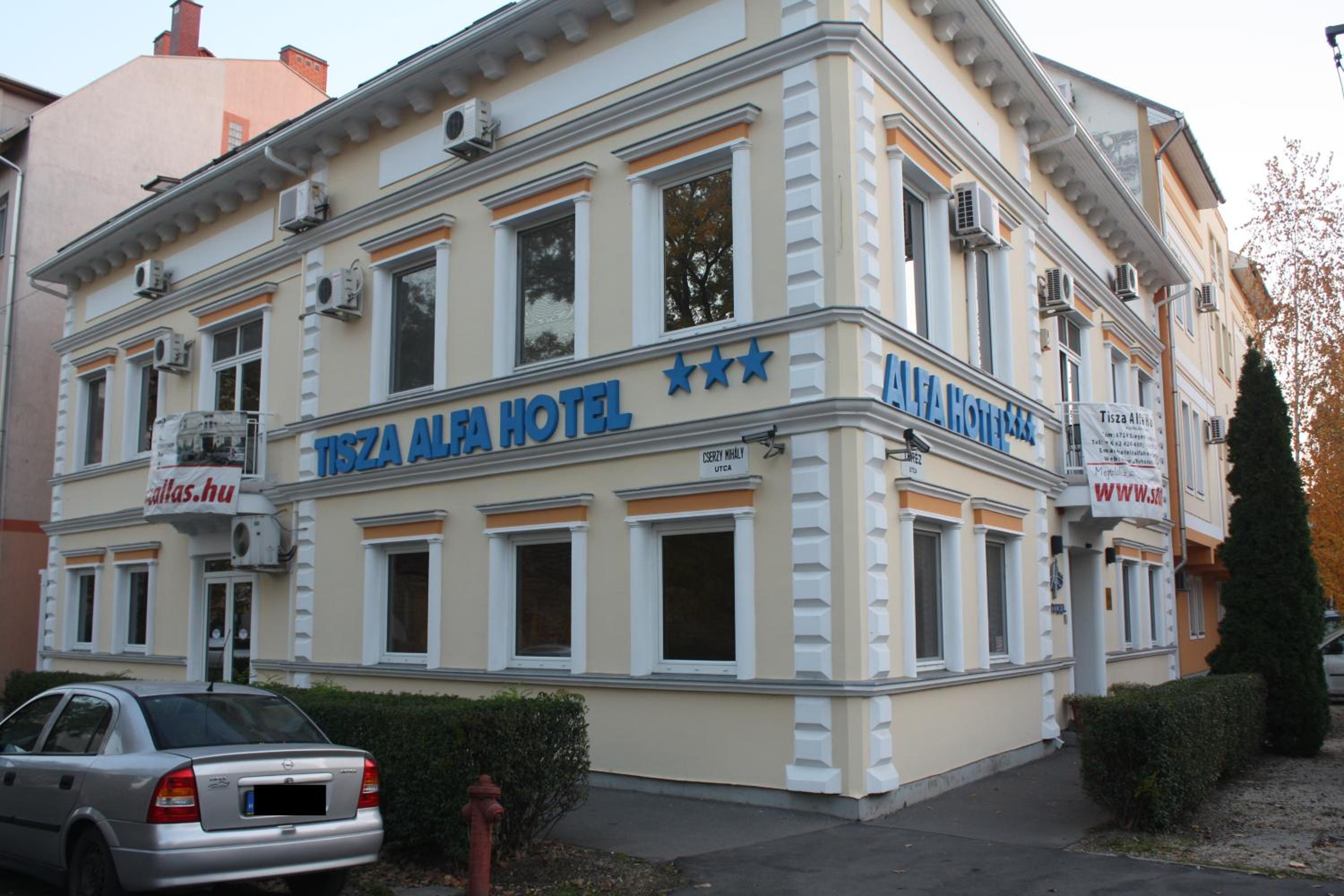 Hotel Tisza Alfa Hotel - Image 1