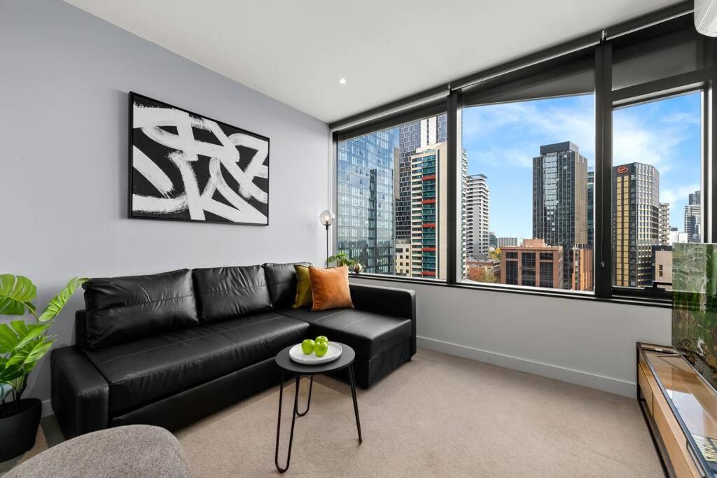 Welcoming CBD Park Views Retreat