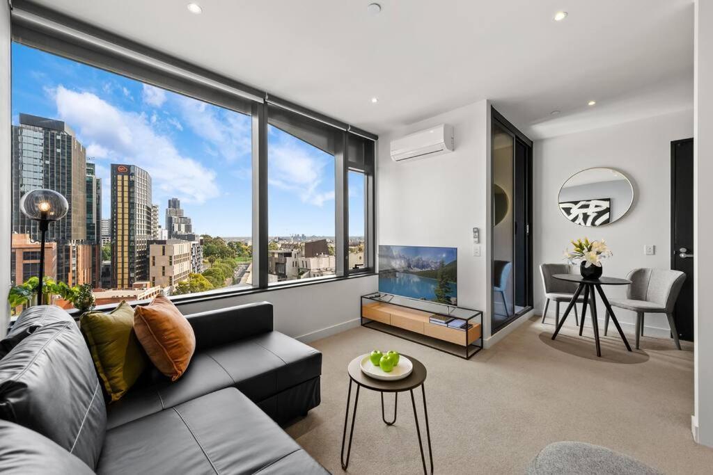 Welcoming CBD Park Views Retreat