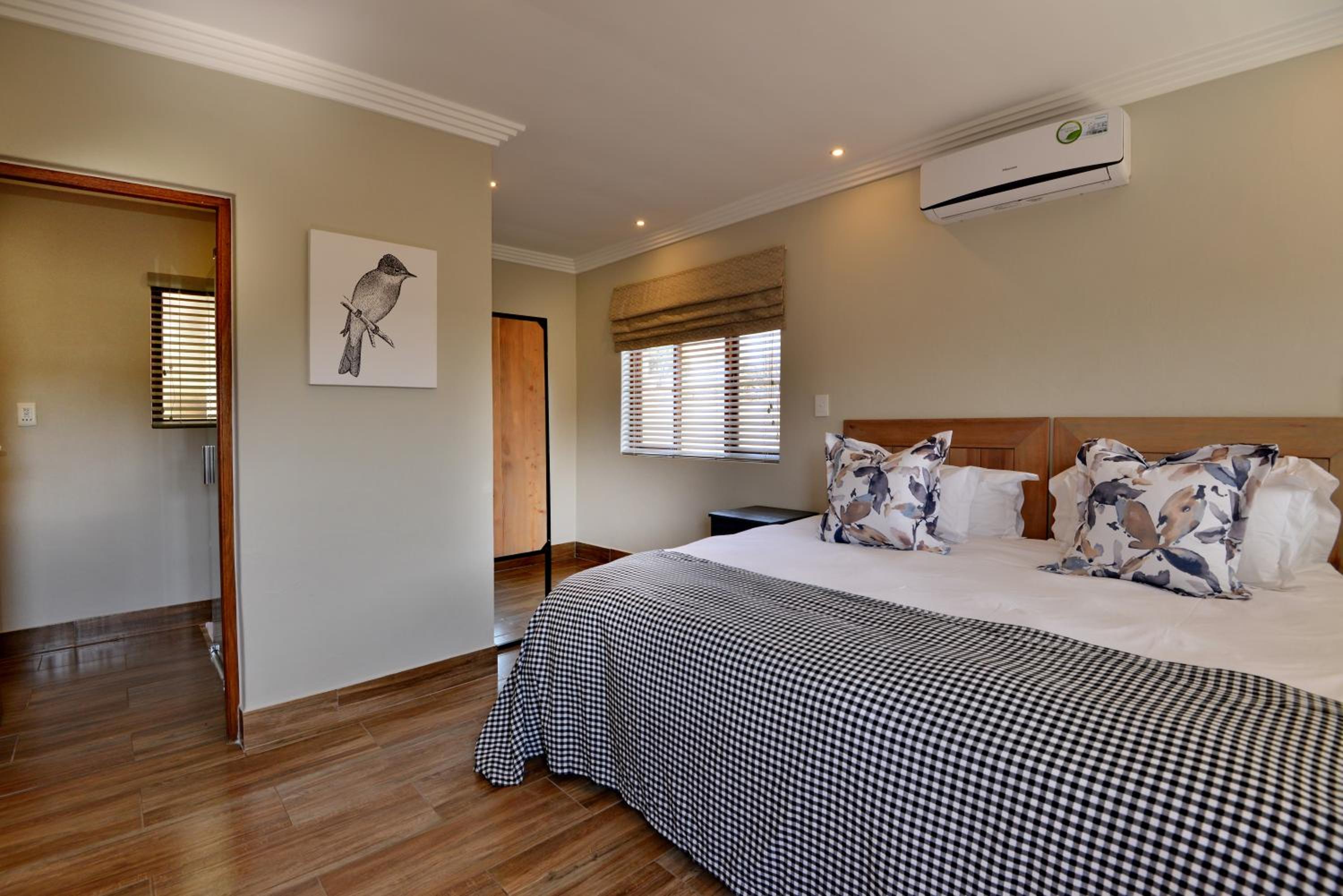 Thanda Manzi Country Hotel