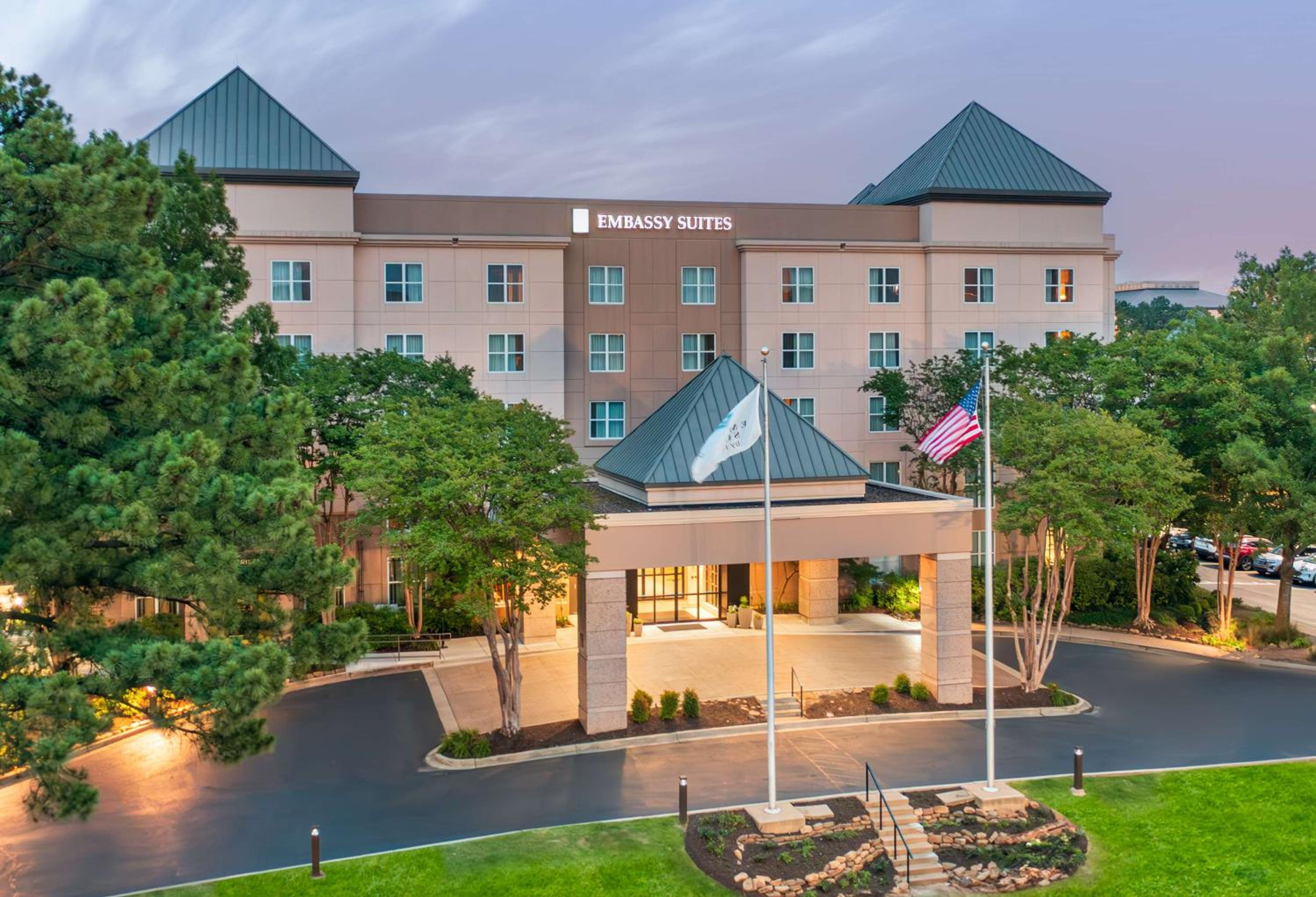 Hotel Embassy Suites by Hilton Memphis East Germantown Area - Image 1
