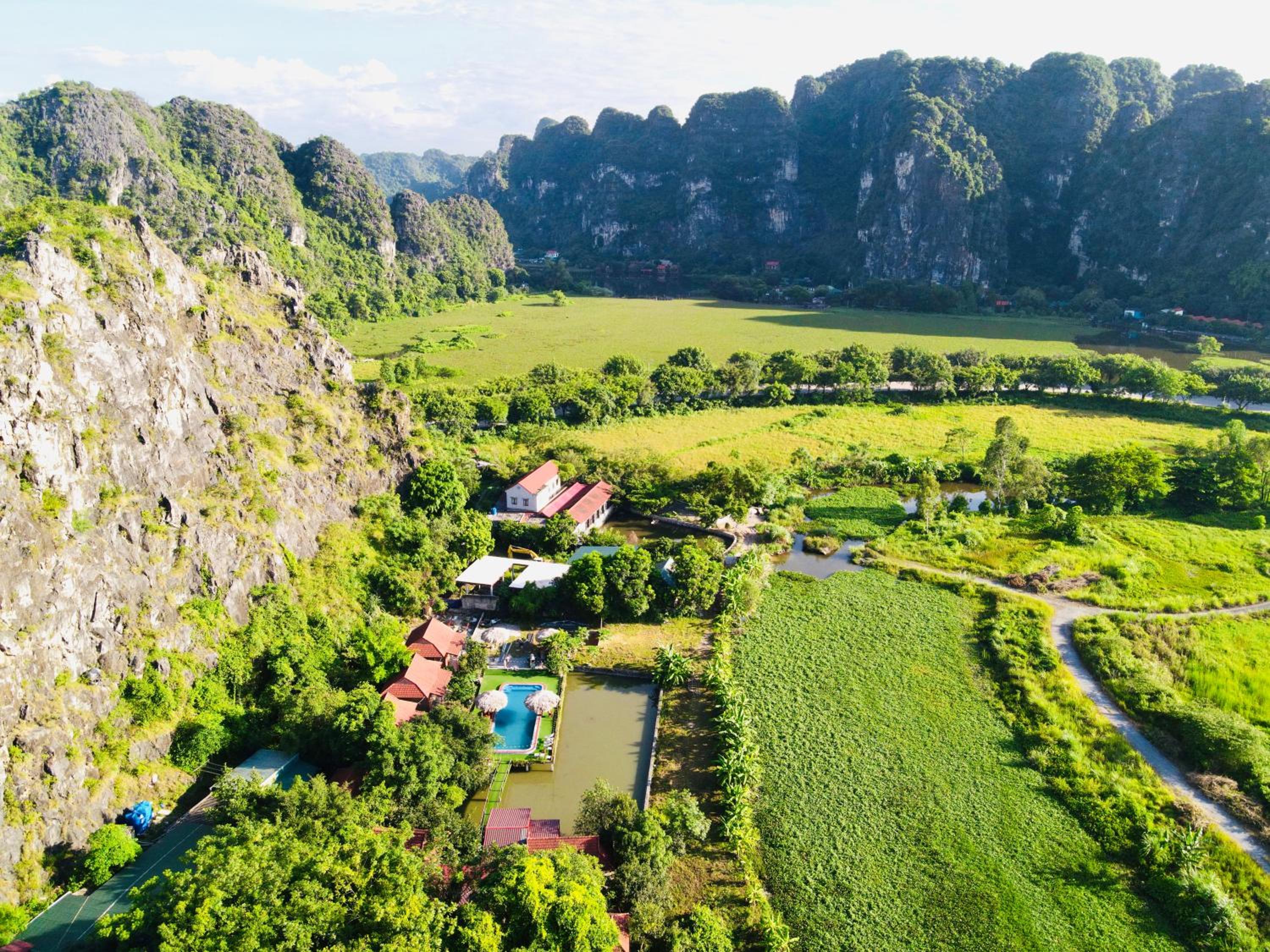 Trang An Lotus Lake Homestay - main view
