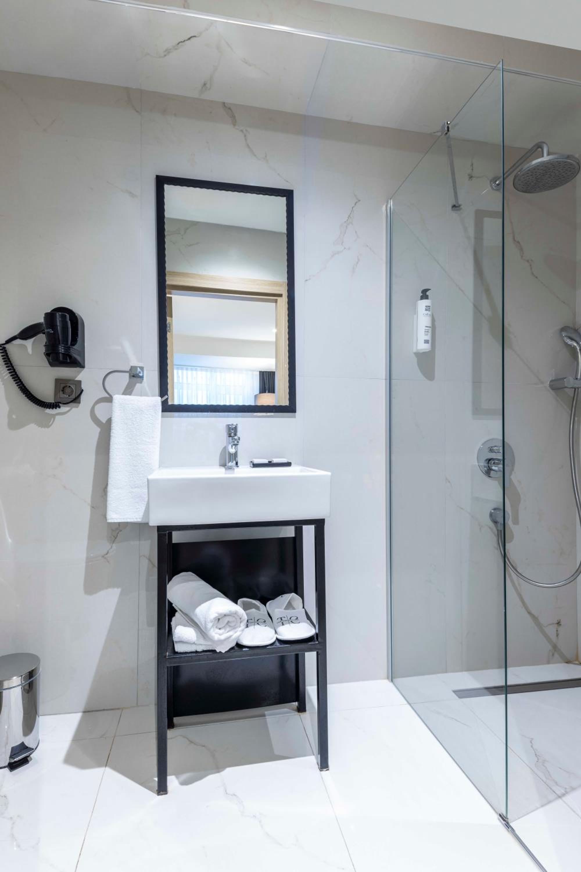 The Capri Hotel Osmanbey - Image 25