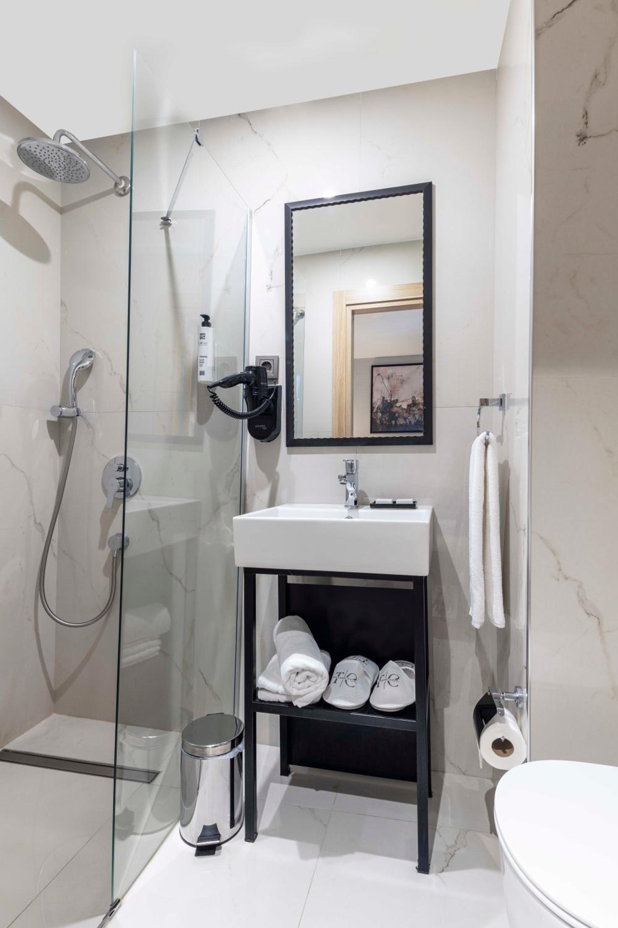 The Capri Hotel Osmanbey - Image 24