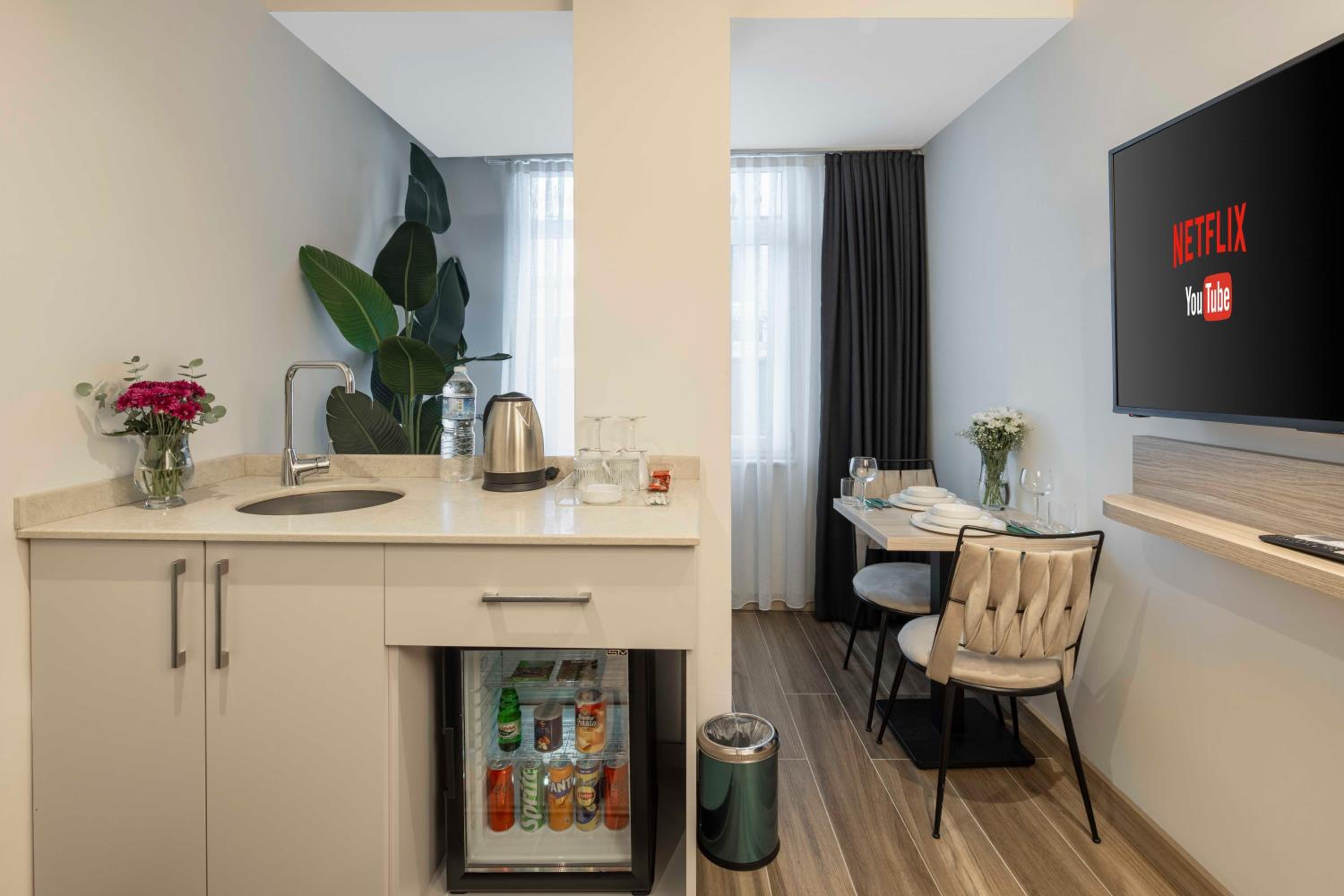 The Capri Hotel Osmanbey - Image 20