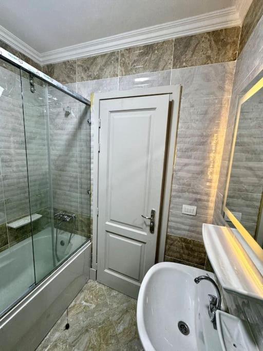 Spacious Luxury Apartment at Madinaty 6Guests & 5G wifi