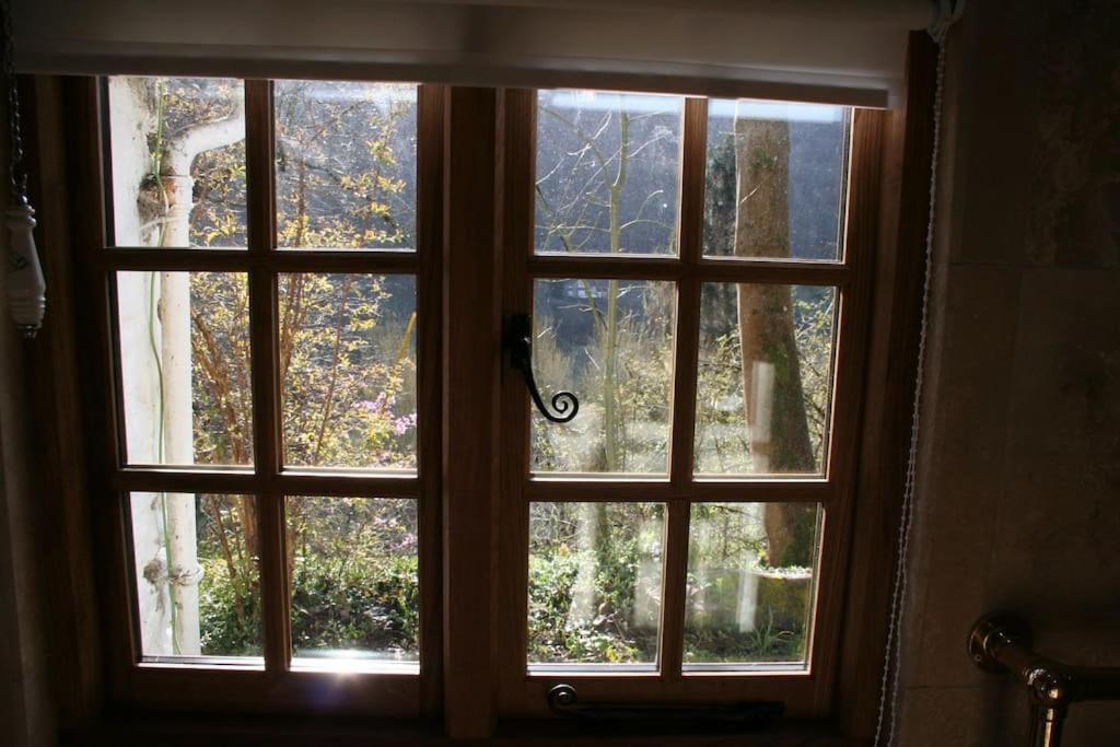 Mellow Mountain Eco Retreat Wales Hot-Tub Sauna view 3