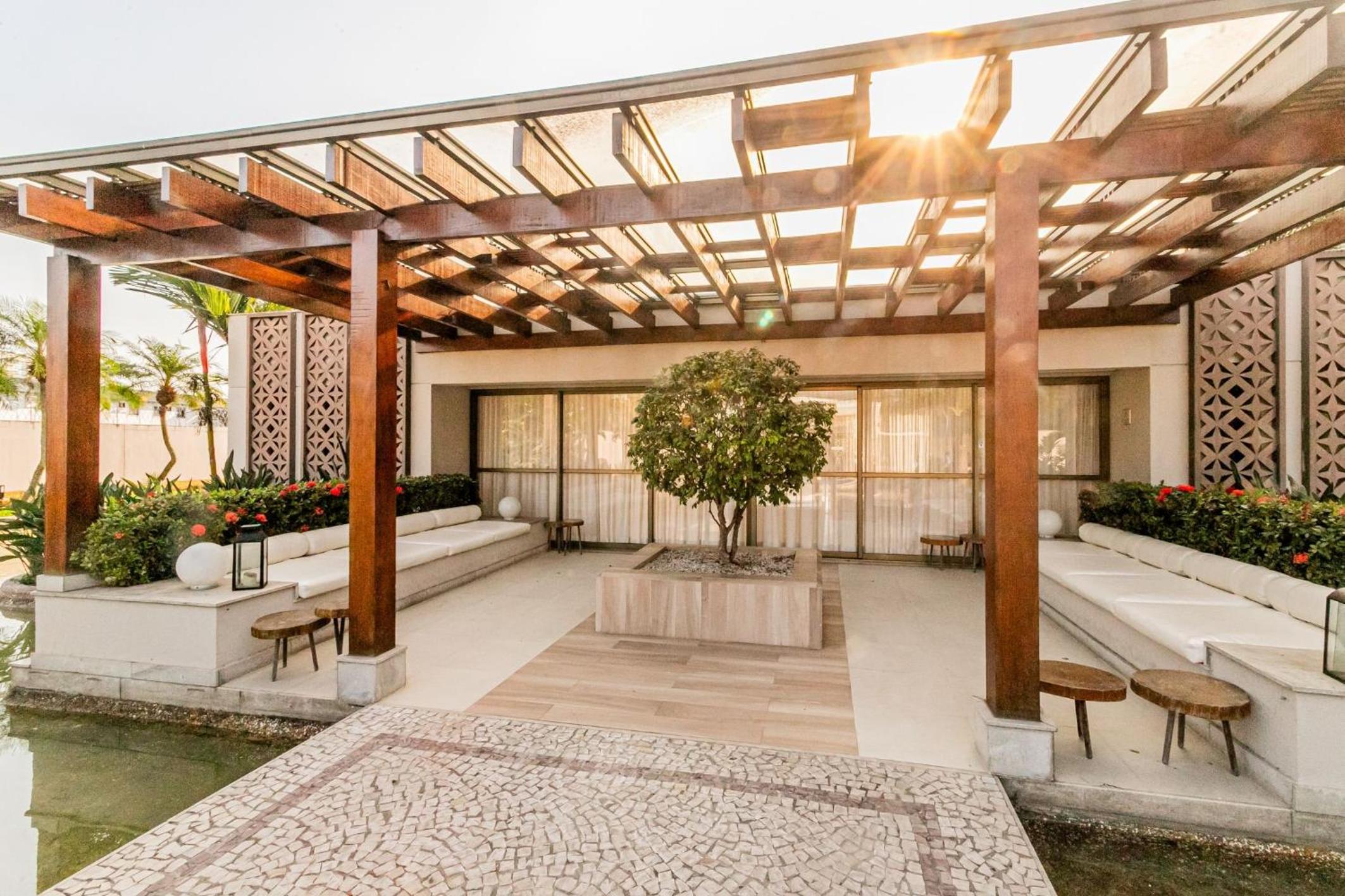 Barra Buzz - 4 Hóspedes, Conforto e Piscina
