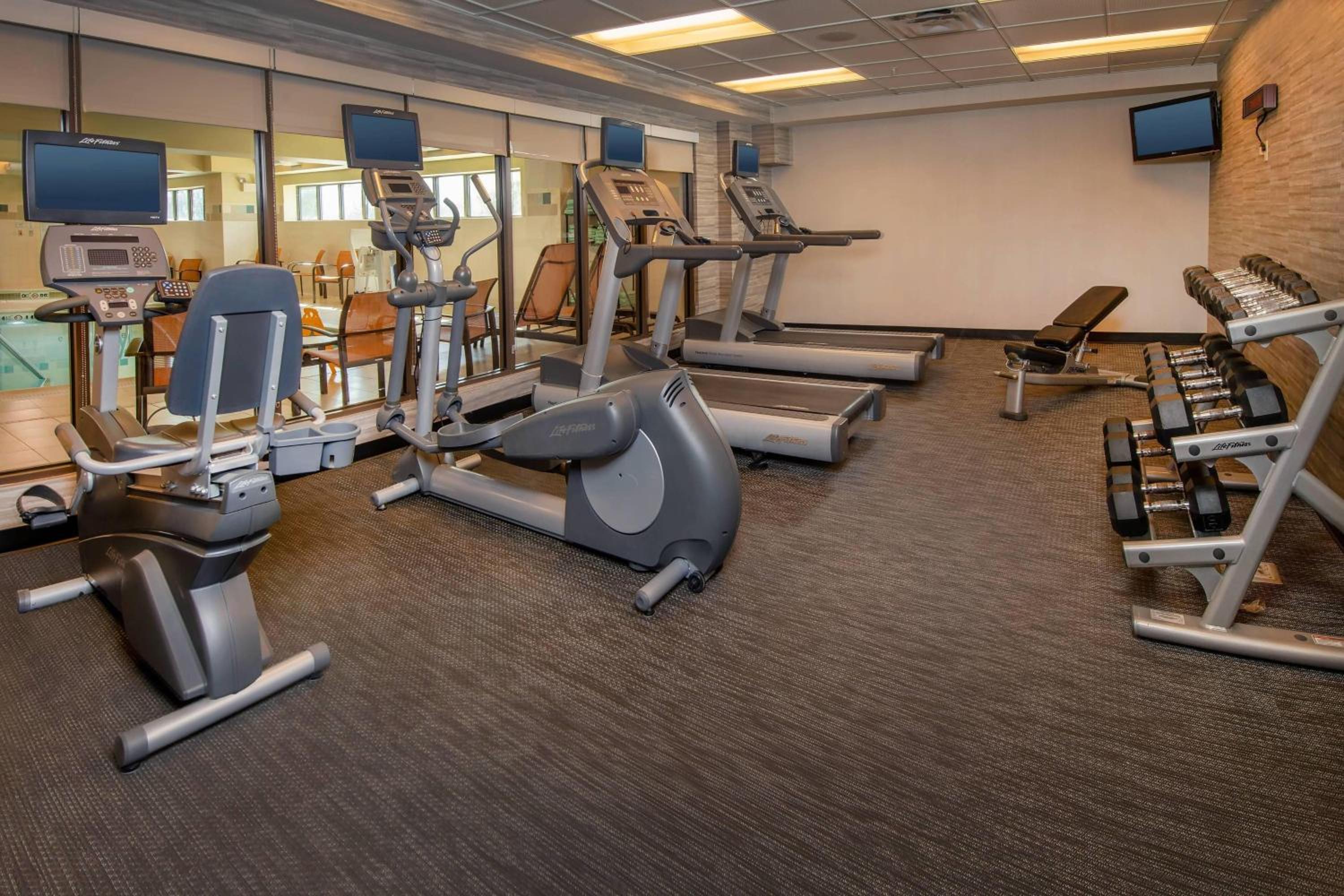 Hagerstown Vacations - Courtyard by Marriott Hagerstown - Property Image 16
