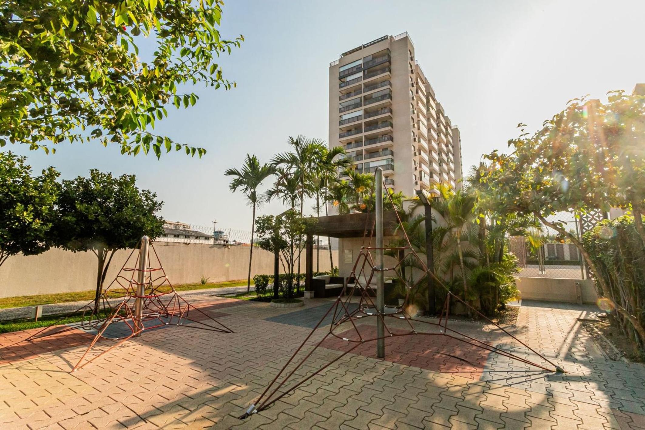 Barra Buzz - 4 Hóspedes, Conforto e Piscina