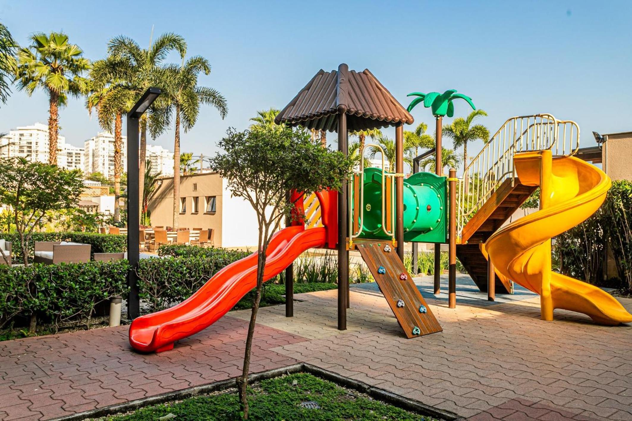 Barra Buzz - 4 Hóspedes, Conforto e Piscina