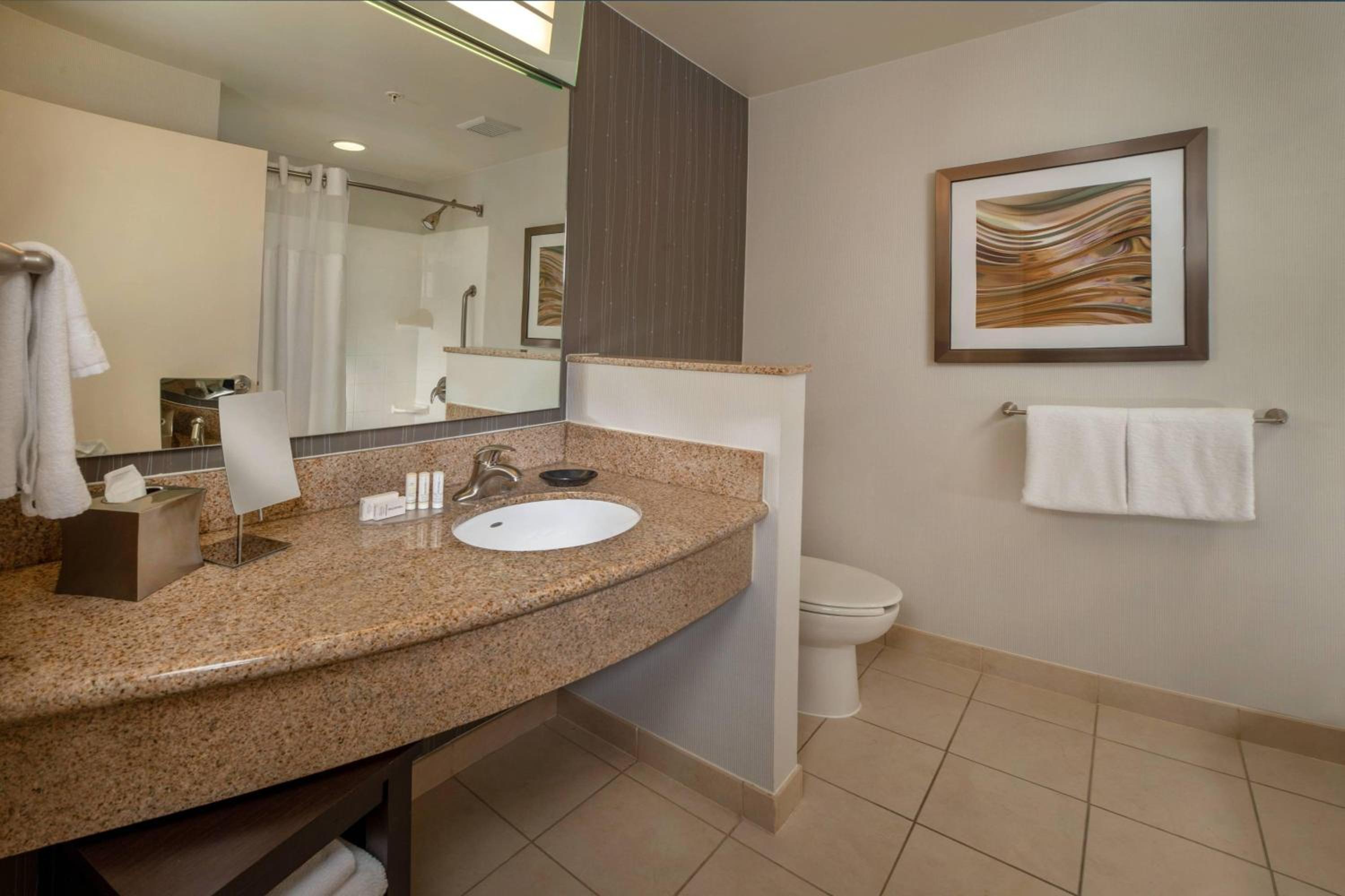 Hagerstown Vacations - Courtyard by Marriott Hagerstown - Property Image 25