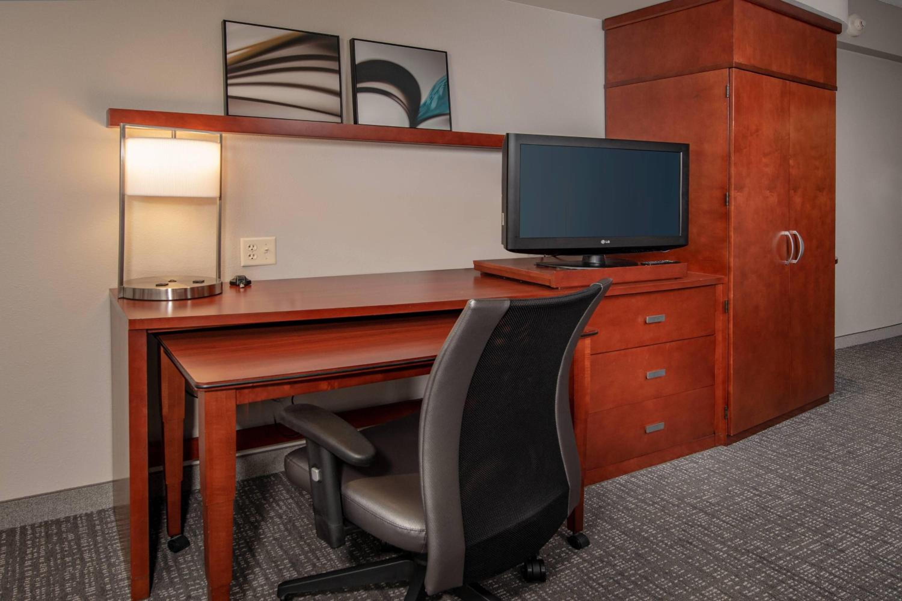 Hagerstown Vacations - Courtyard by Marriott Hagerstown - Property Image 28