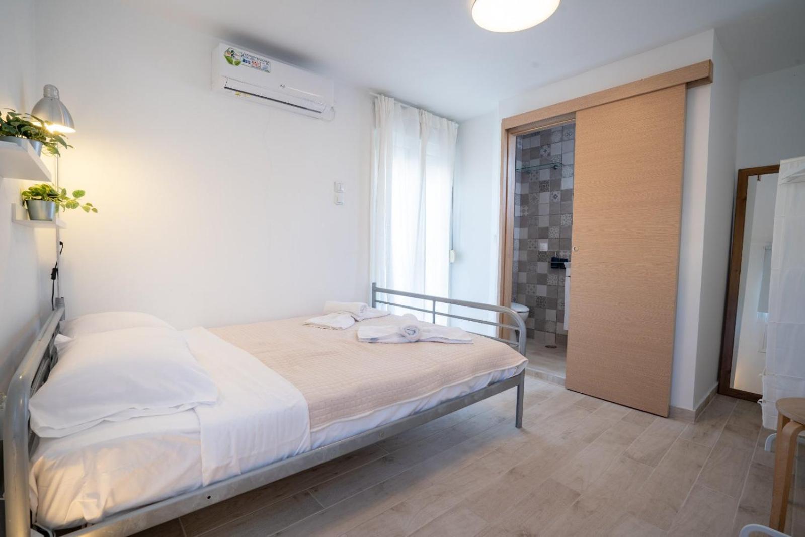 Apartment with City View in Piraeus