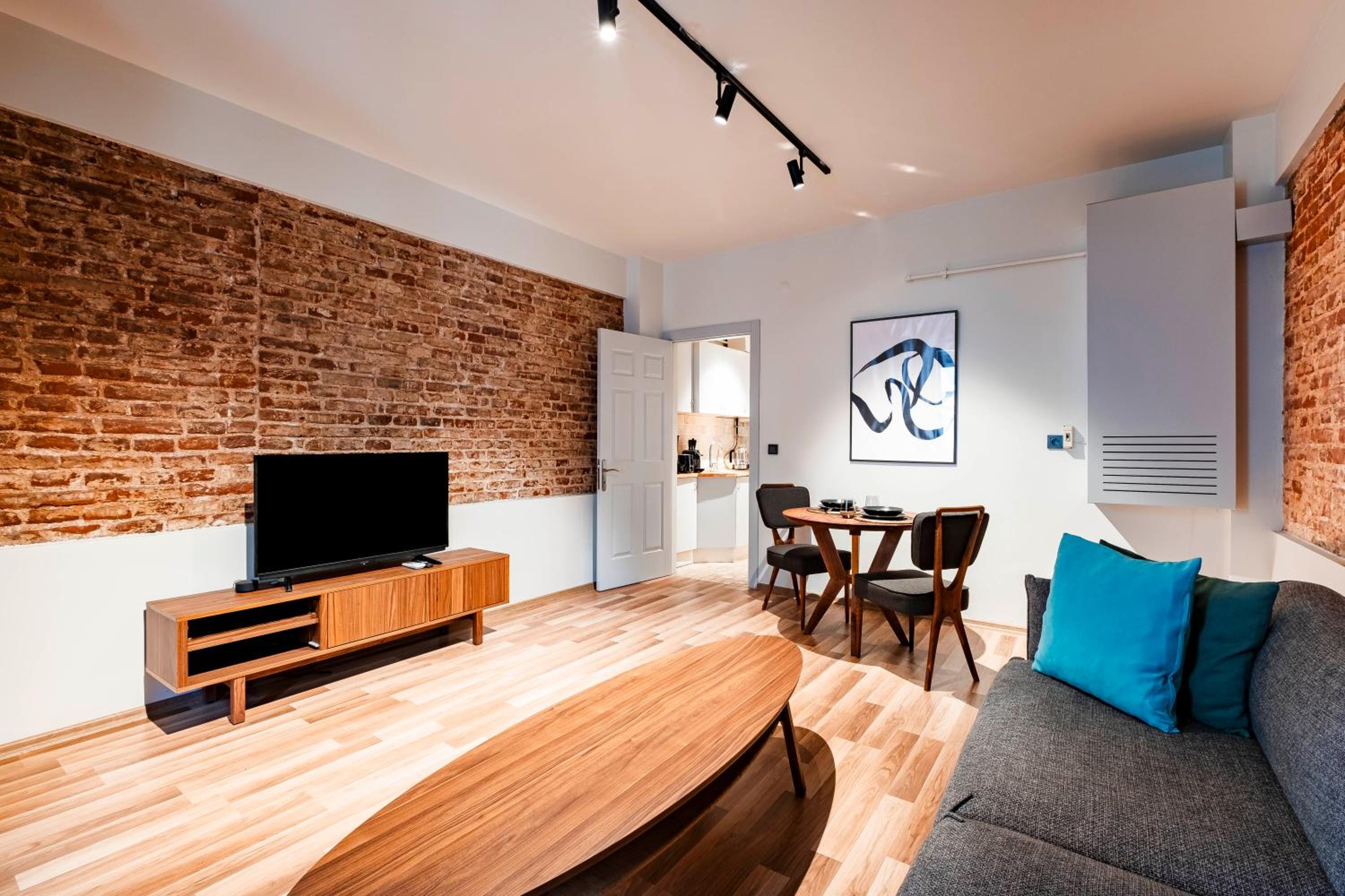 Homie Suites - Modern Apartments Nearby Istıklal Street & Galata Tower