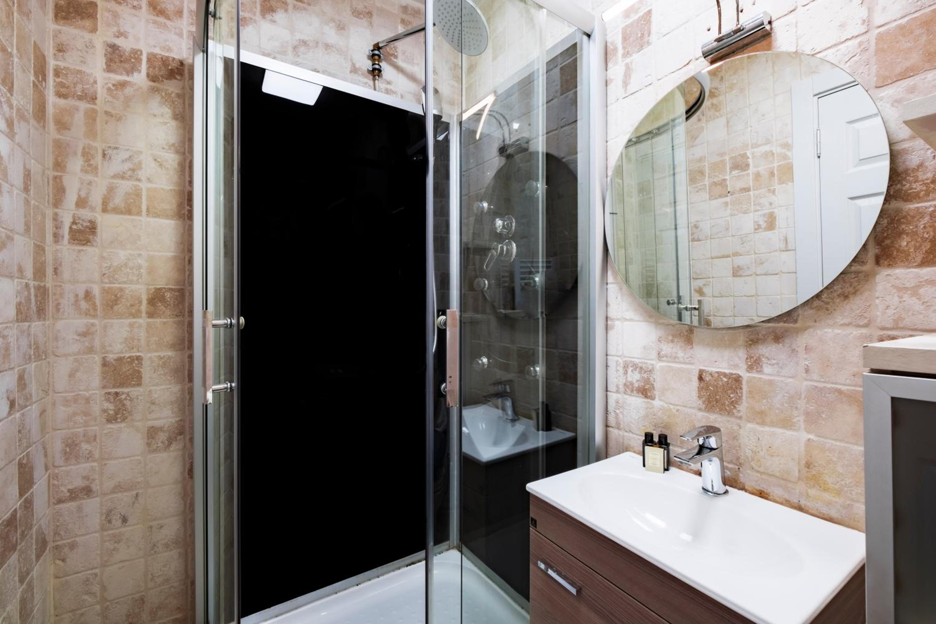 Homie Suites - Modern Apartments Nearby Istıklal Street & Galata Tower